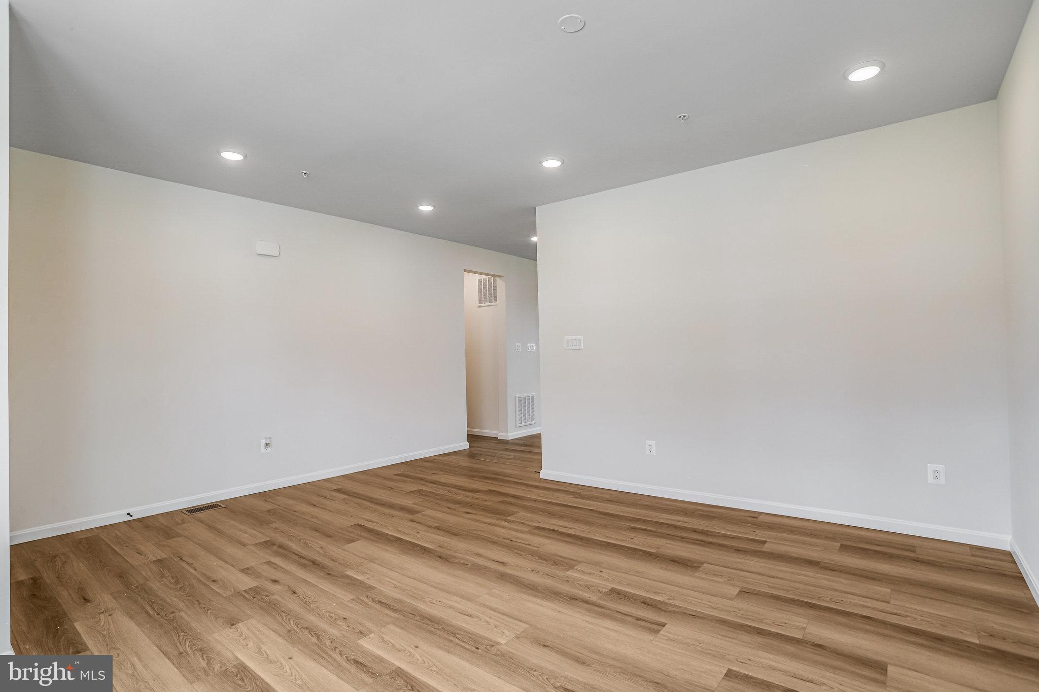 ROBERTS CROSSING - Residential