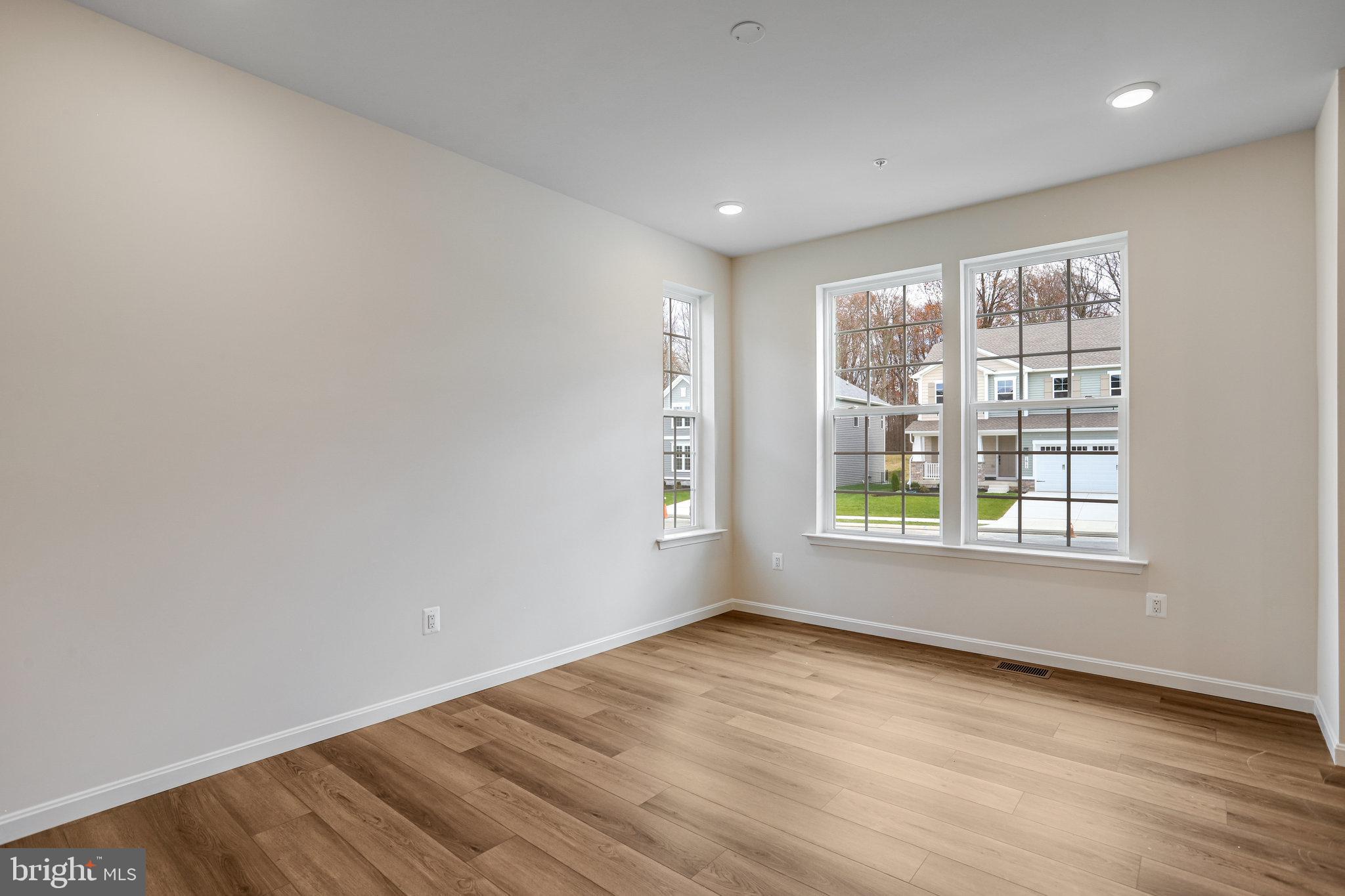 ROBERTS CROSSING - Residential