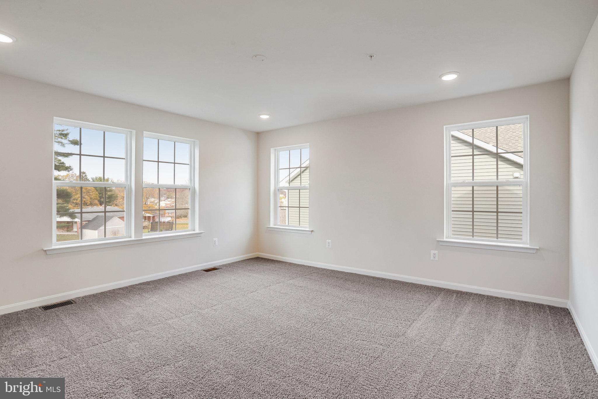 ROBERTS CROSSING - Residential