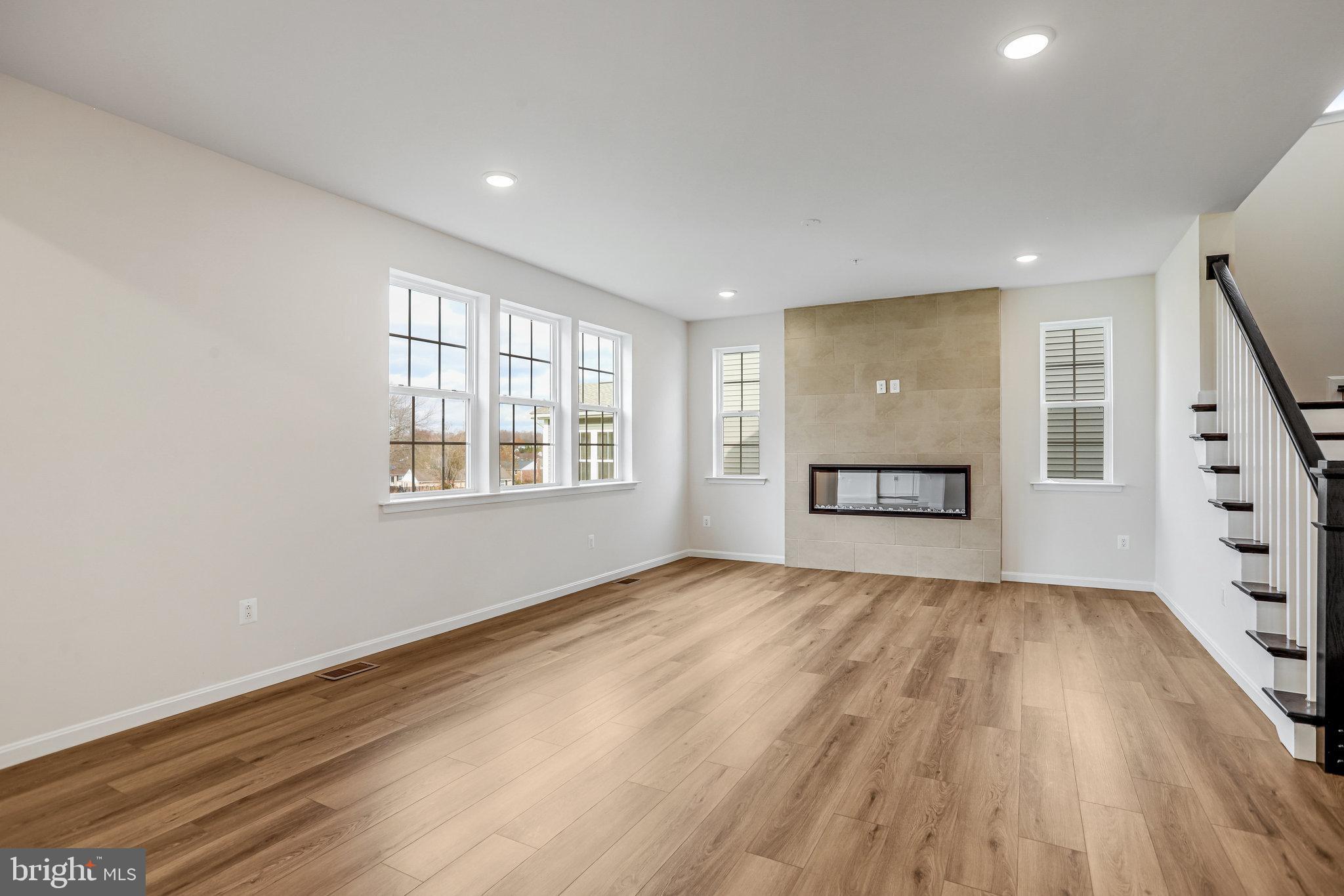 ROBERTS CROSSING - Residential