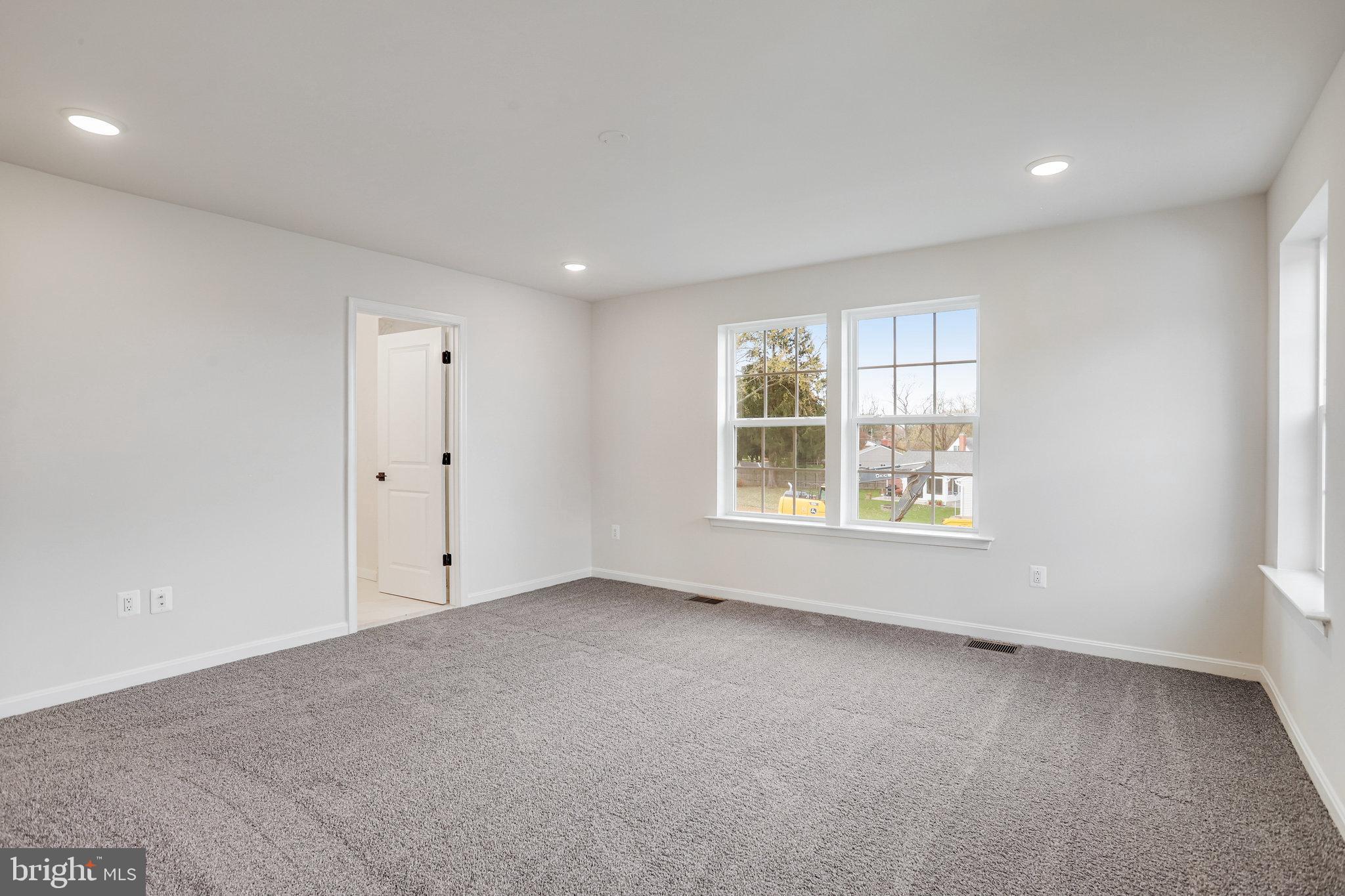 ROBERTS CROSSING - Residential