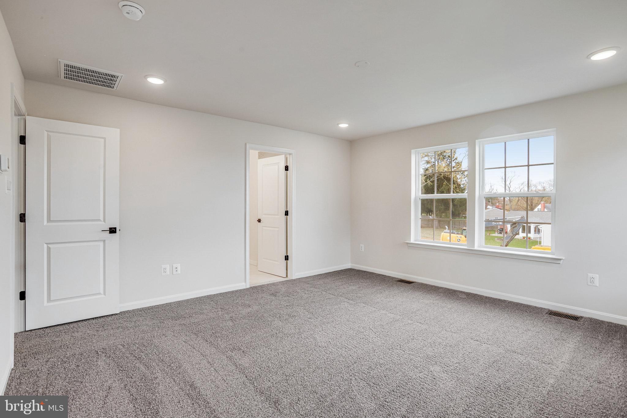 ROBERTS CROSSING - Residential