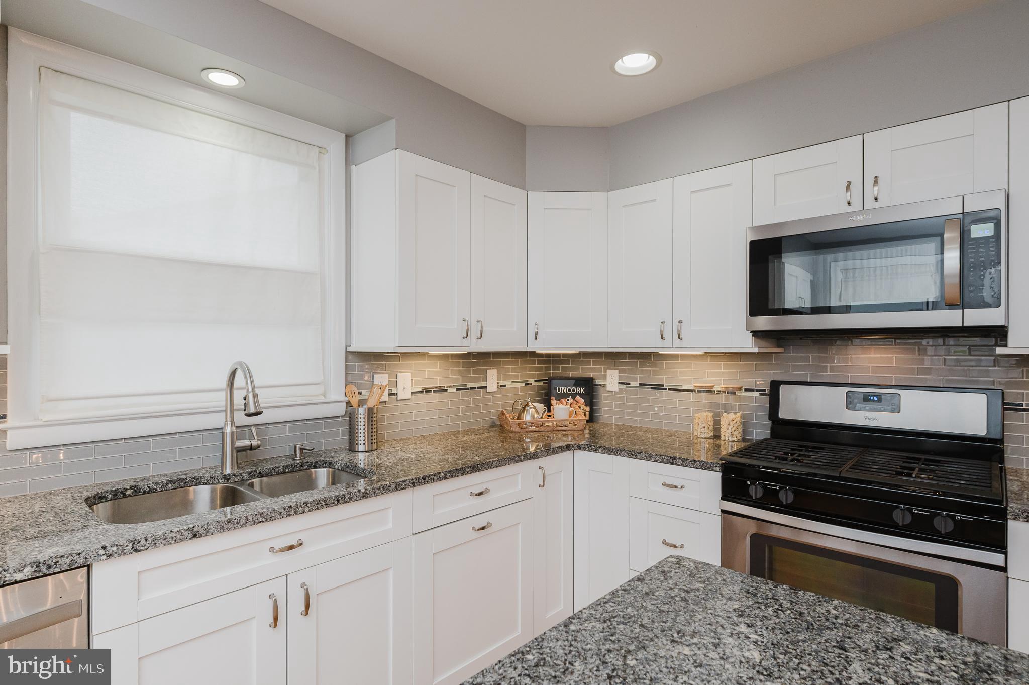 HARWOOD MANOR - Residential