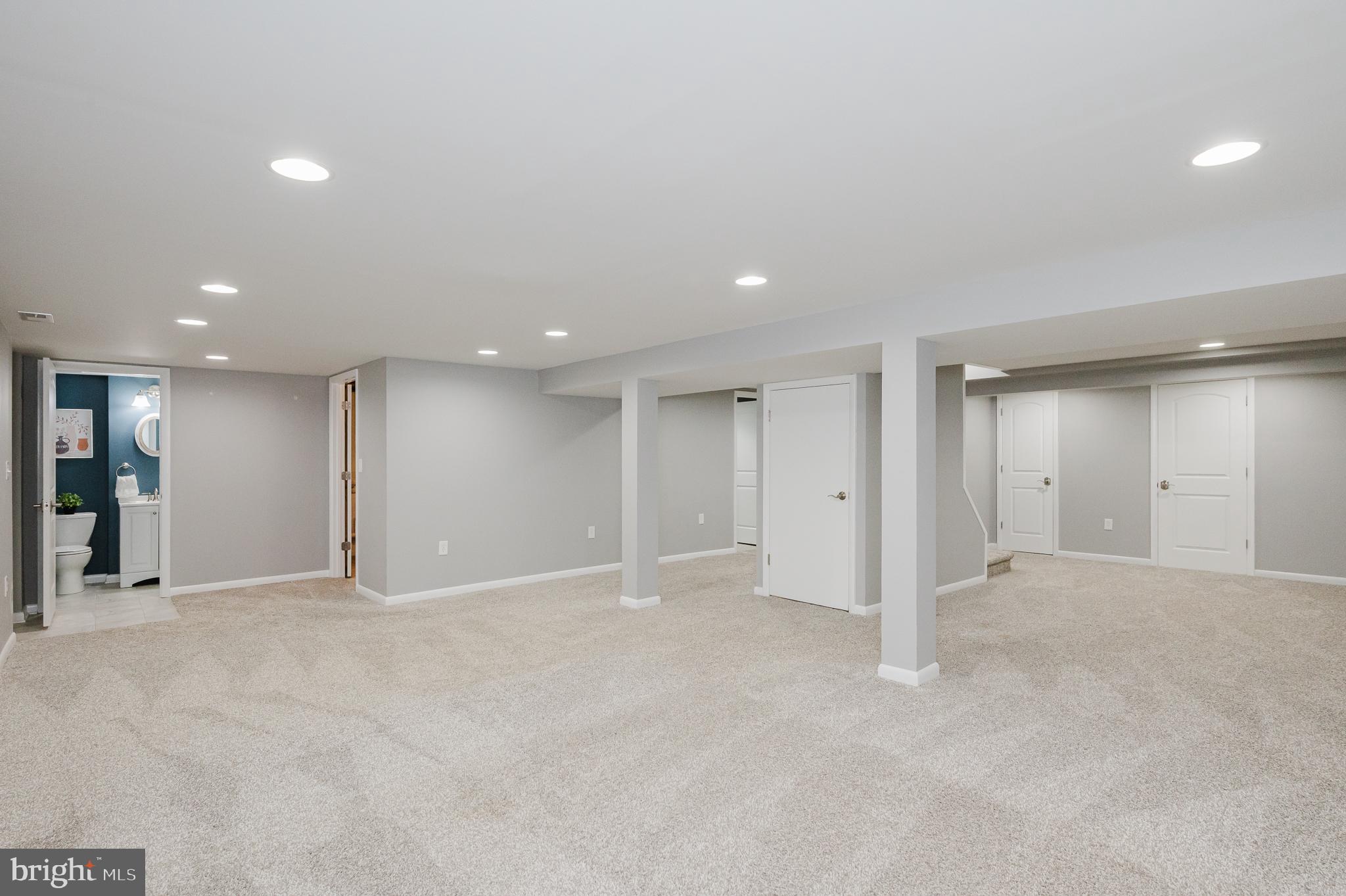 HARWOOD MANOR - Residential