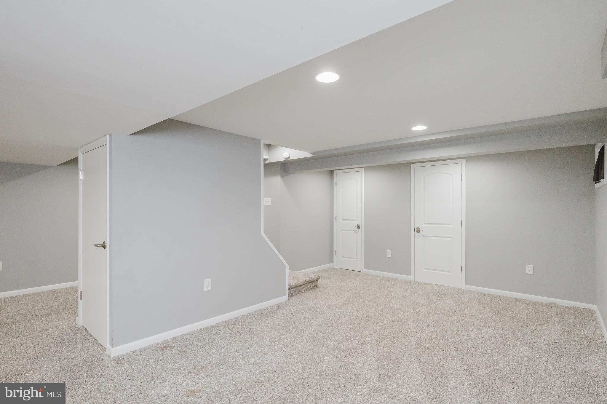 HARWOOD MANOR - Residential