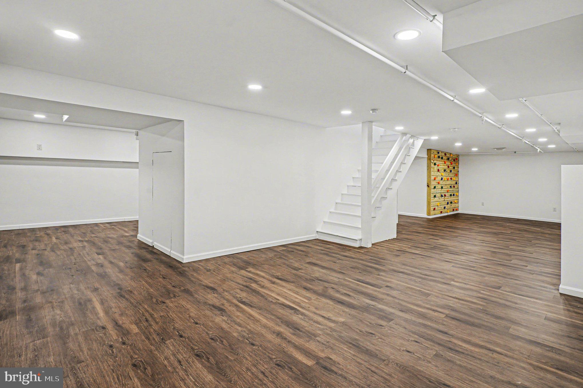 GULPH MILLS VIL - Residential