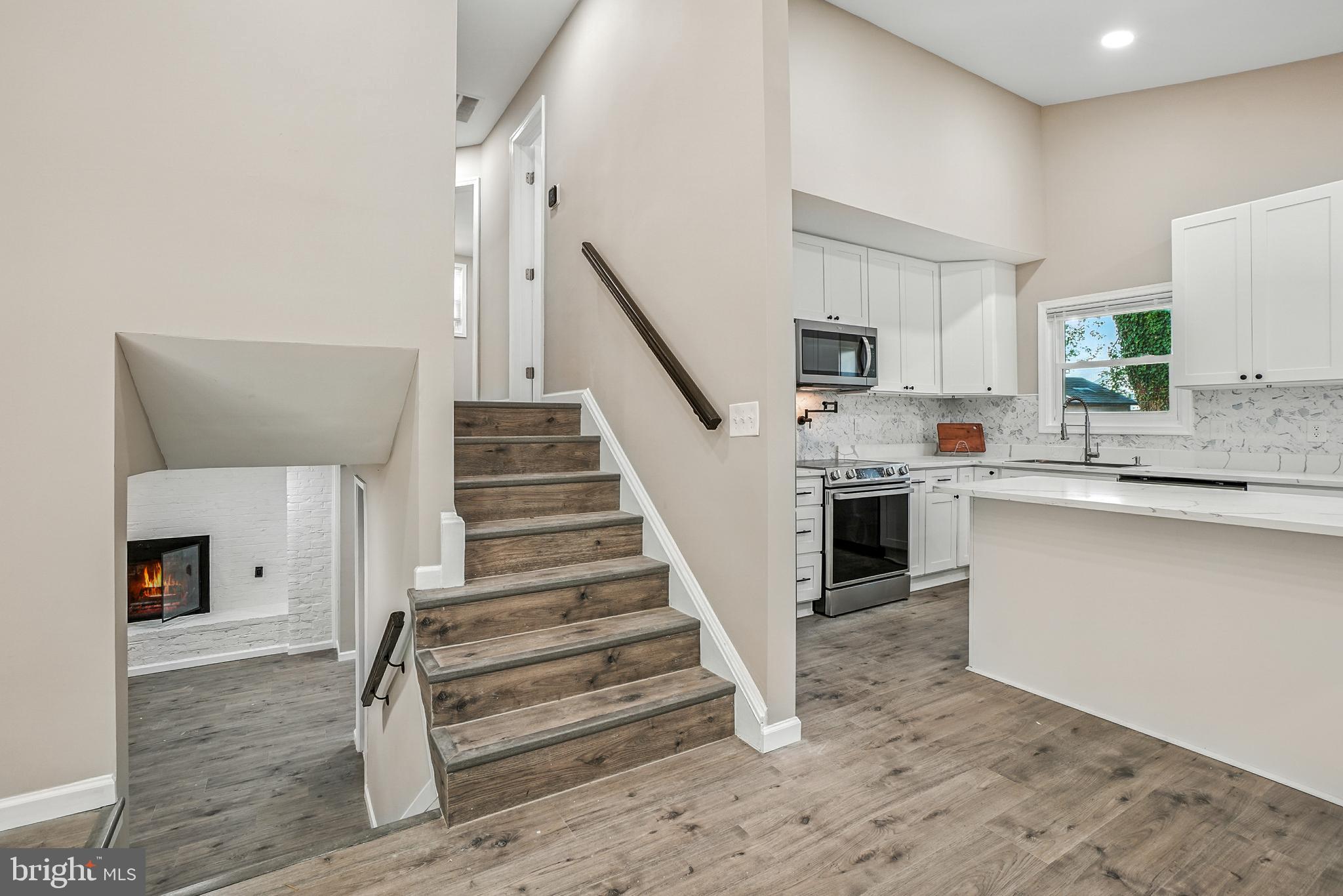 ROYAL VIEW - Residential