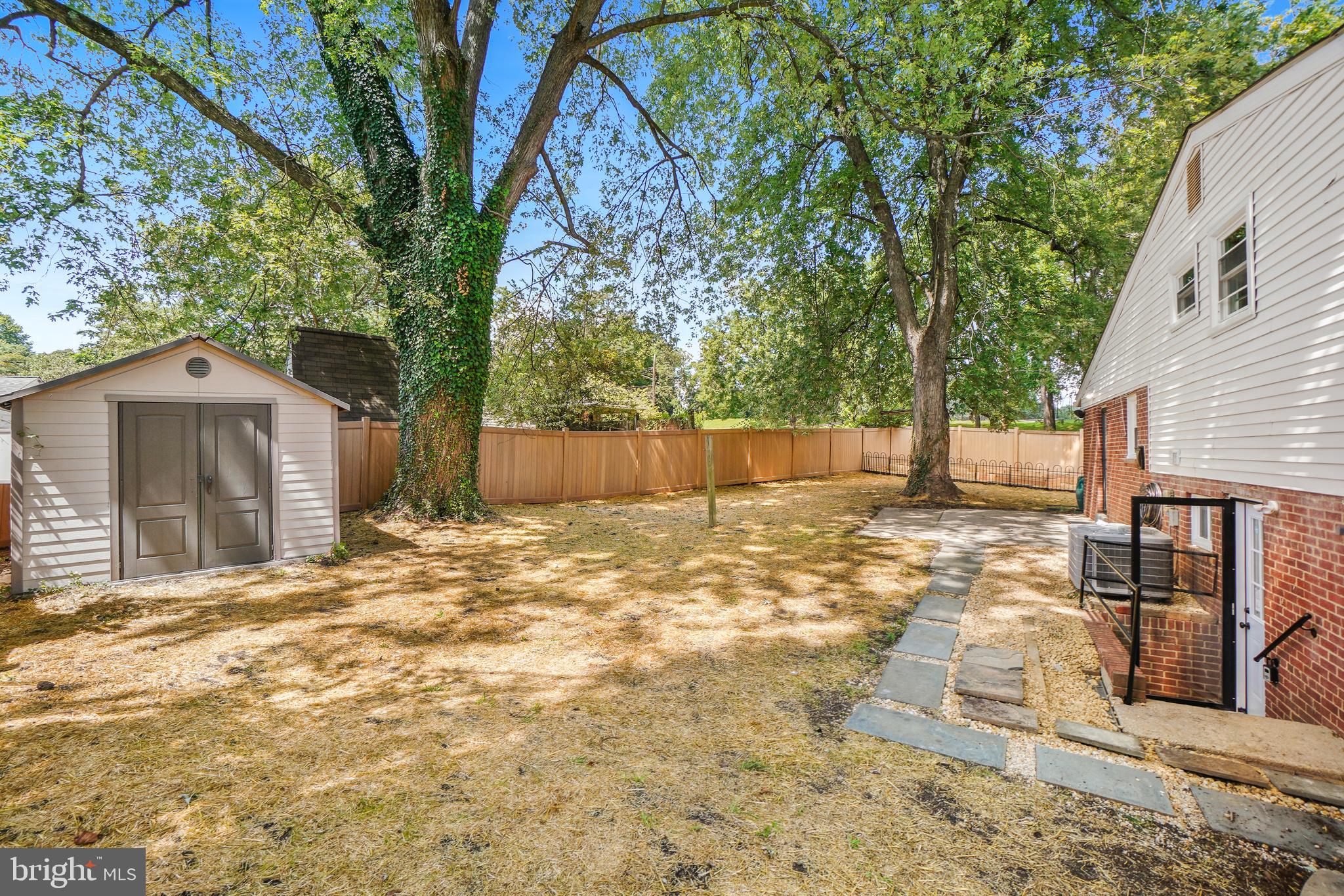 ROYAL VIEW - Residential