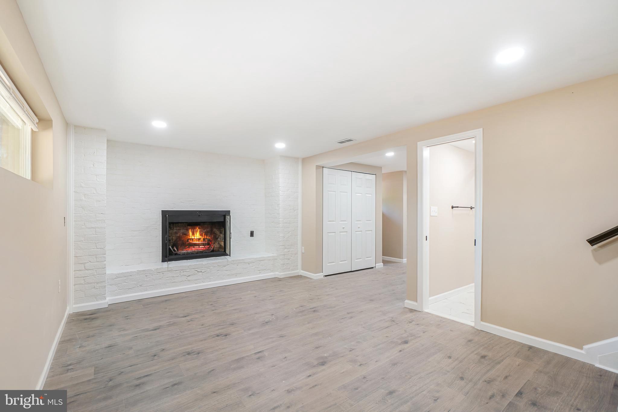 ROYAL VIEW - Residential