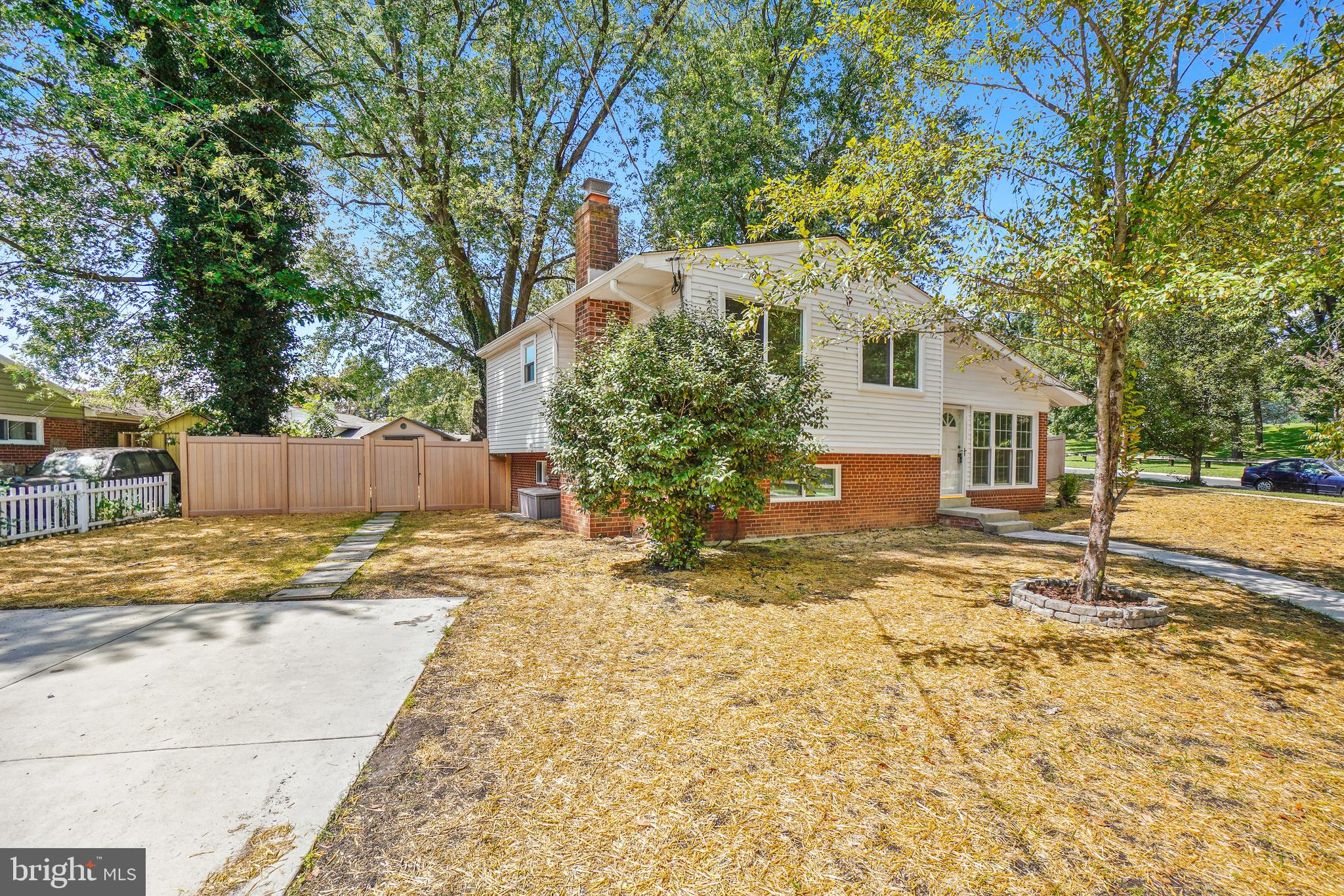 ROYAL VIEW - Residential