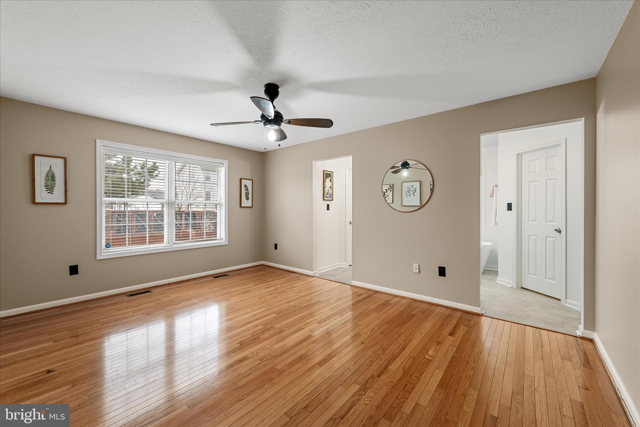 RIDGEFIELD - Residential