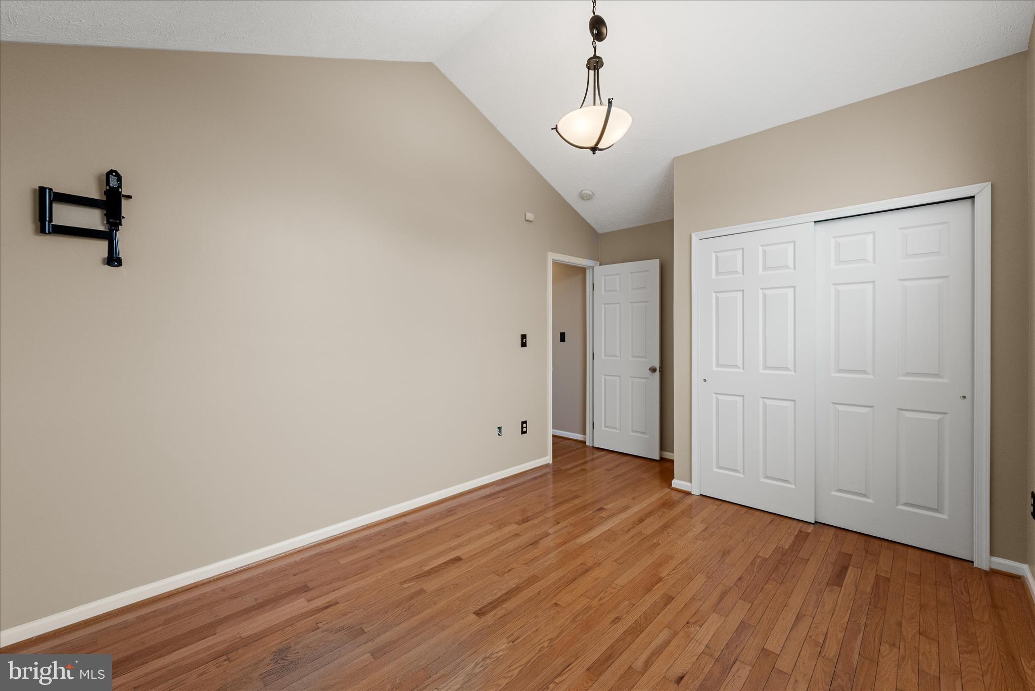 RIDGEFIELD - Residential