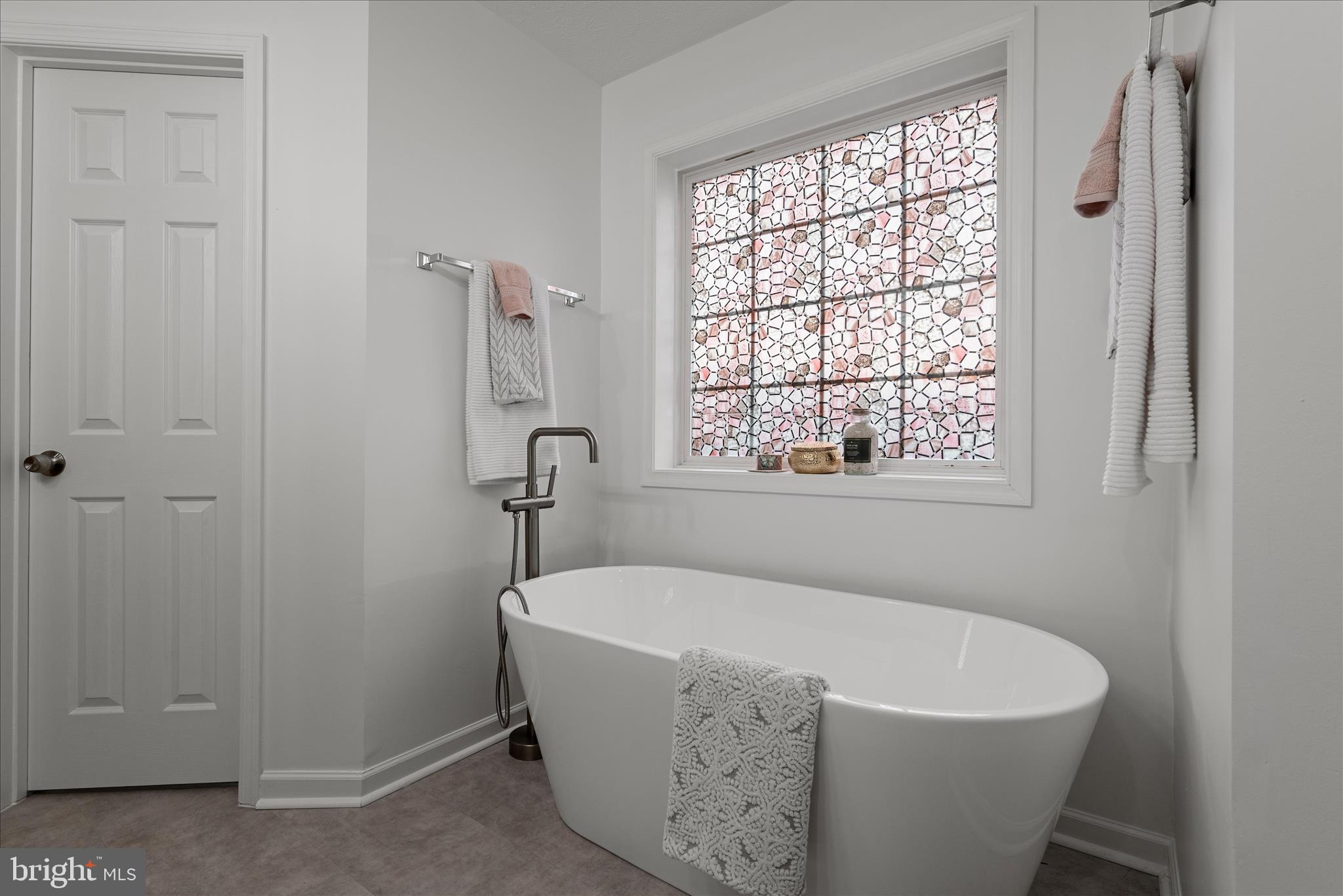 RIDGEFIELD - Residential