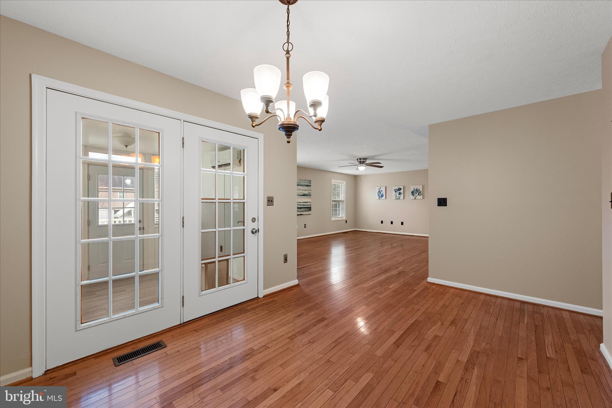 RIDGEFIELD - Residential