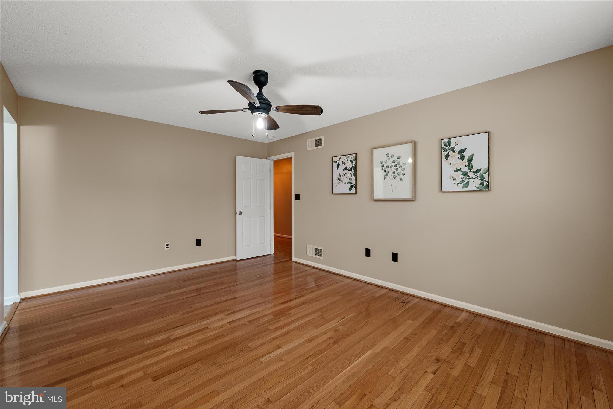 RIDGEFIELD - Residential