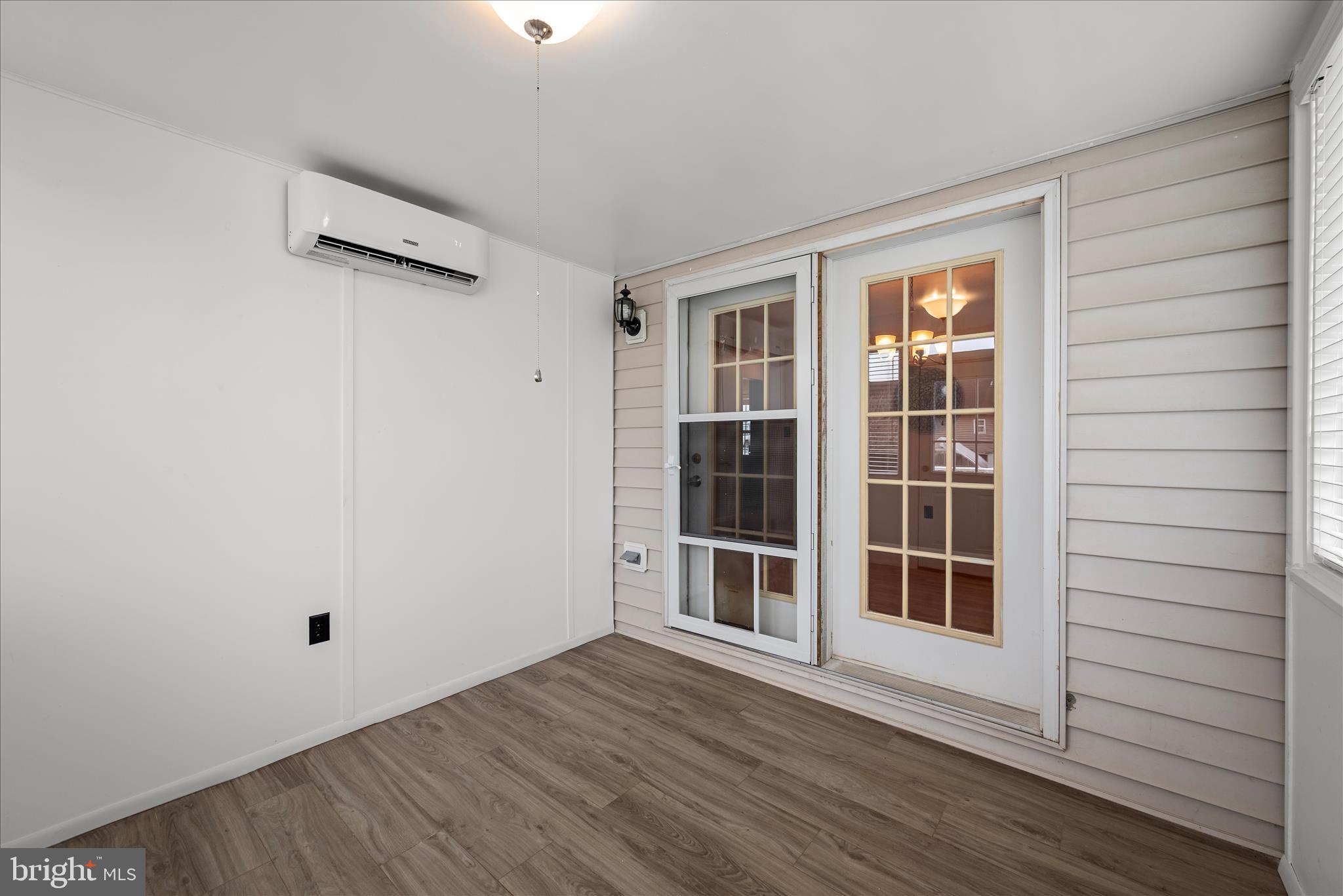 RIDGEFIELD - Residential