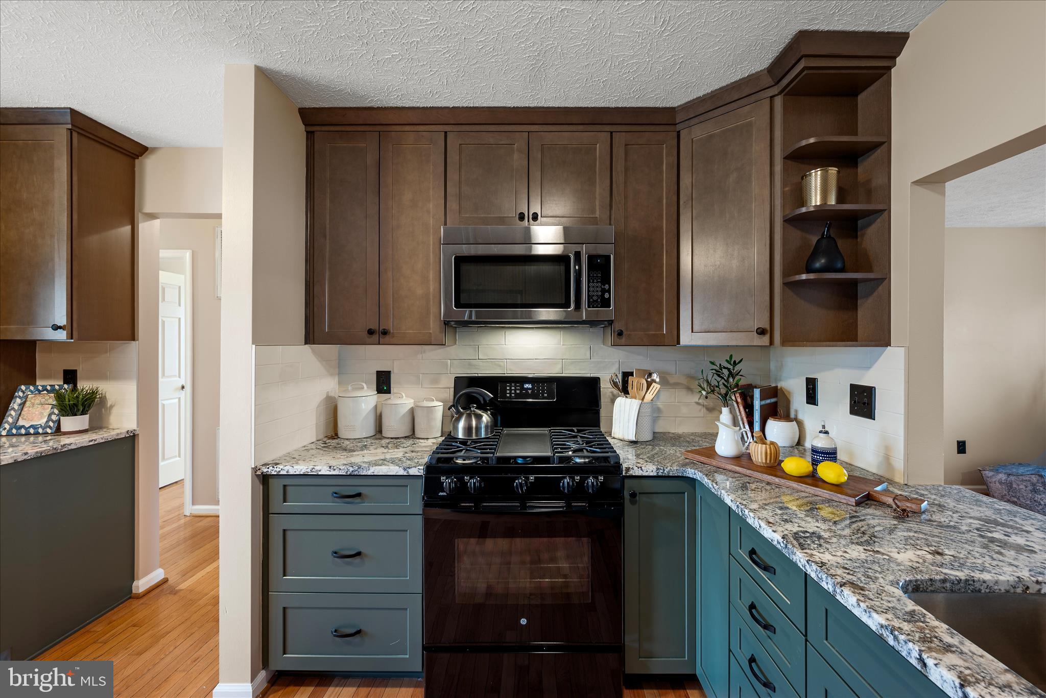 RIDGEFIELD - Residential