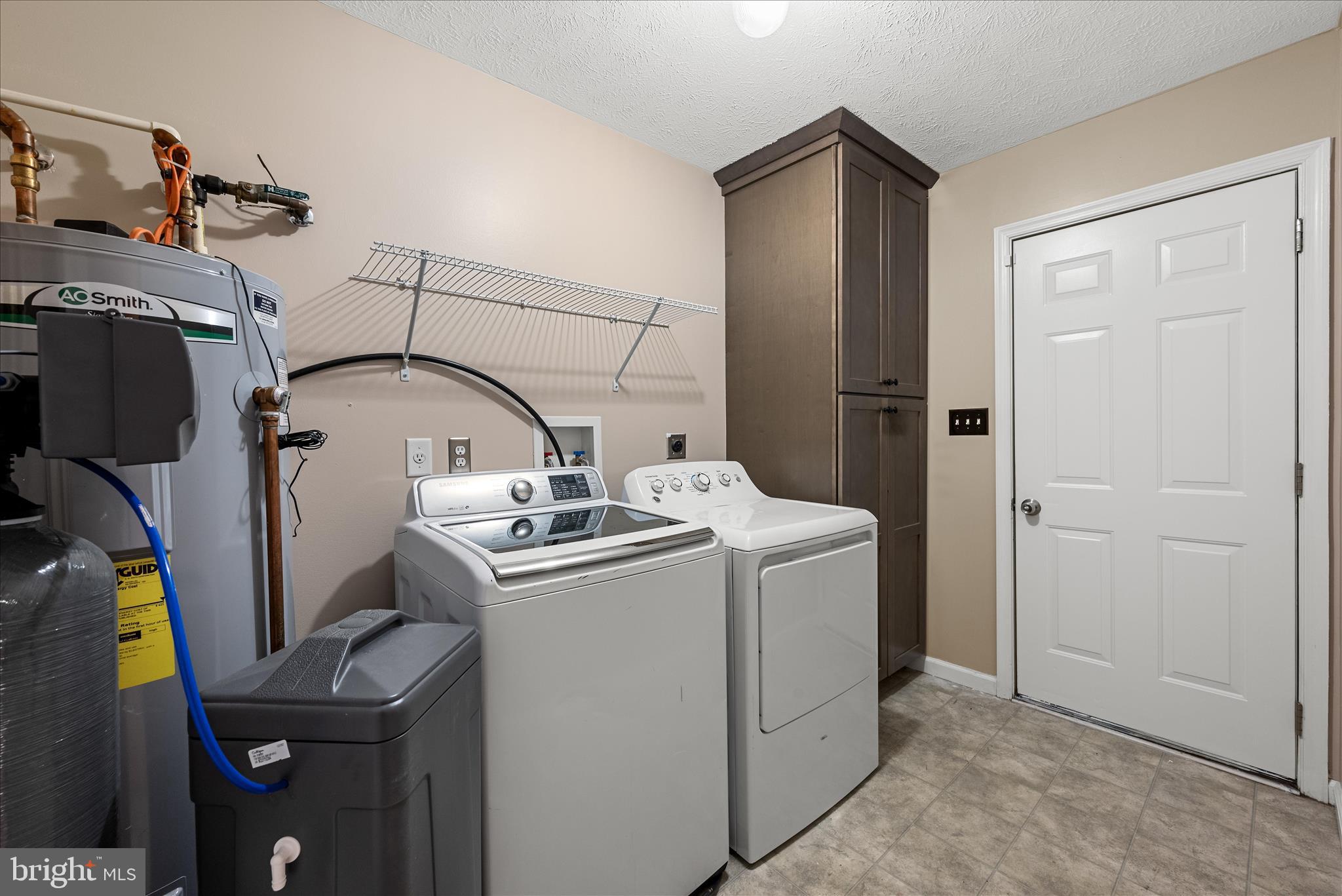 RIDGEFIELD - Residential