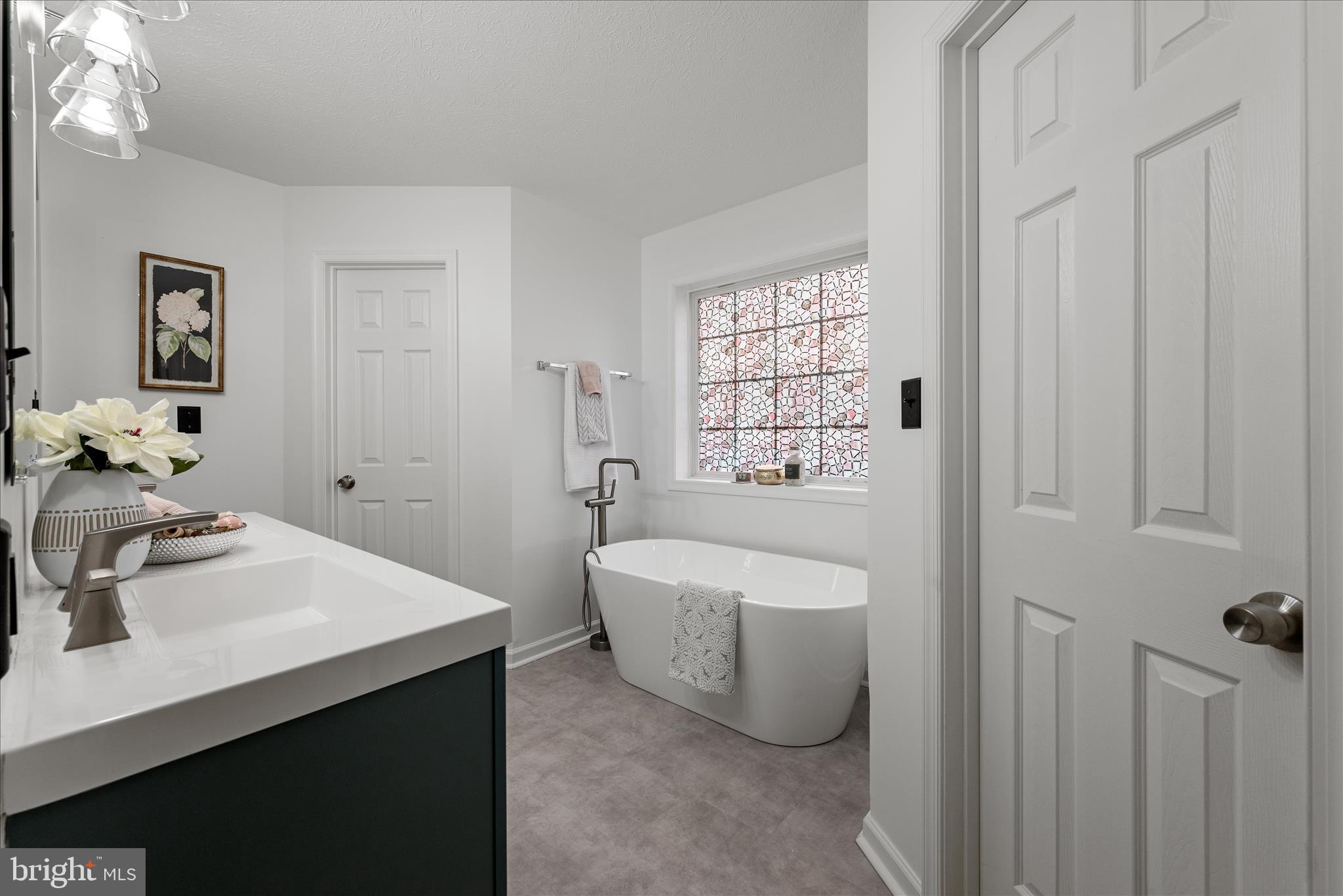 RIDGEFIELD - Residential