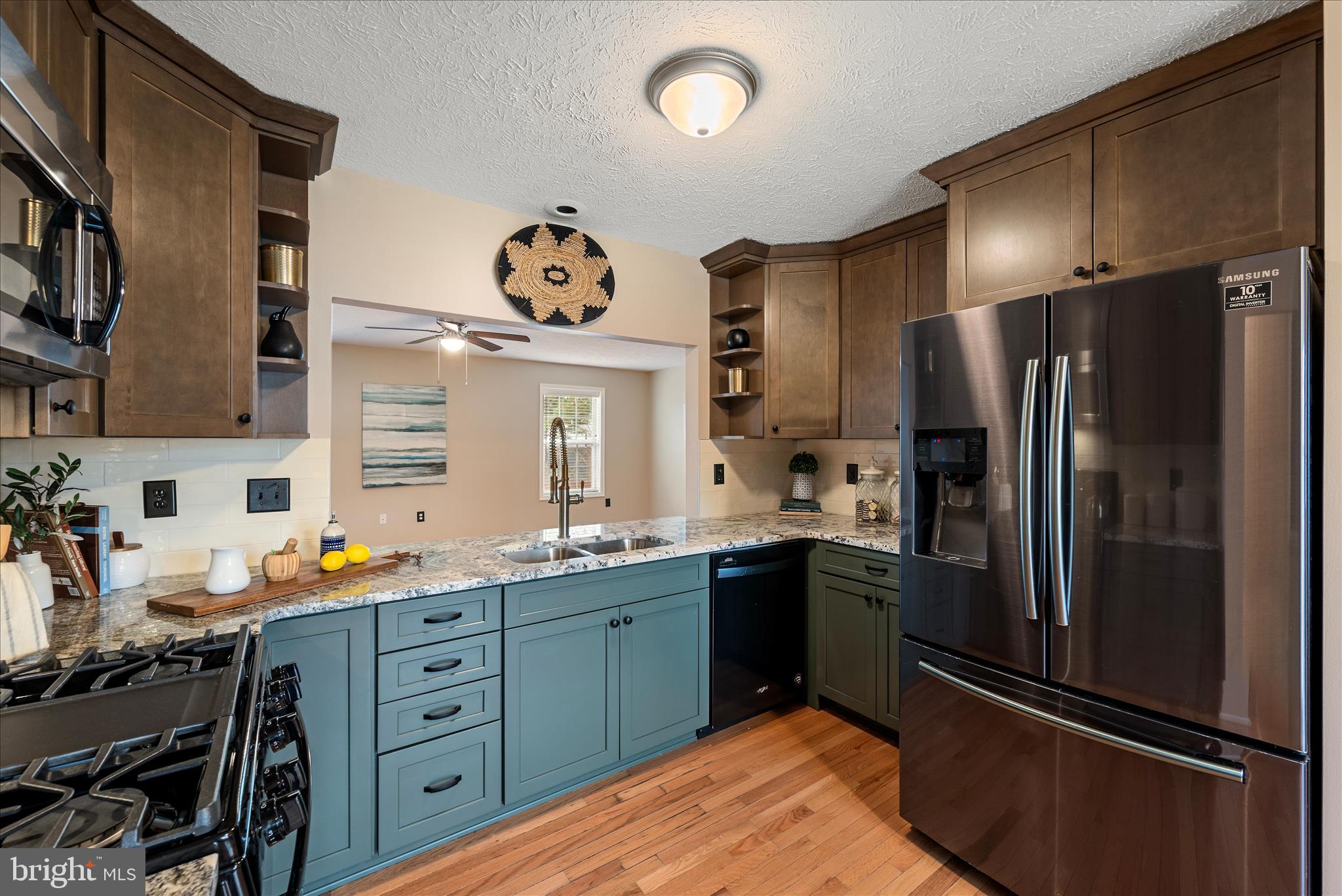 RIDGEFIELD - Residential