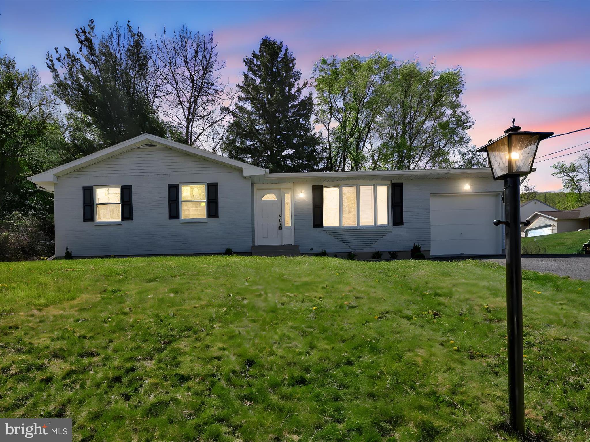 YORKVILLE - Residential