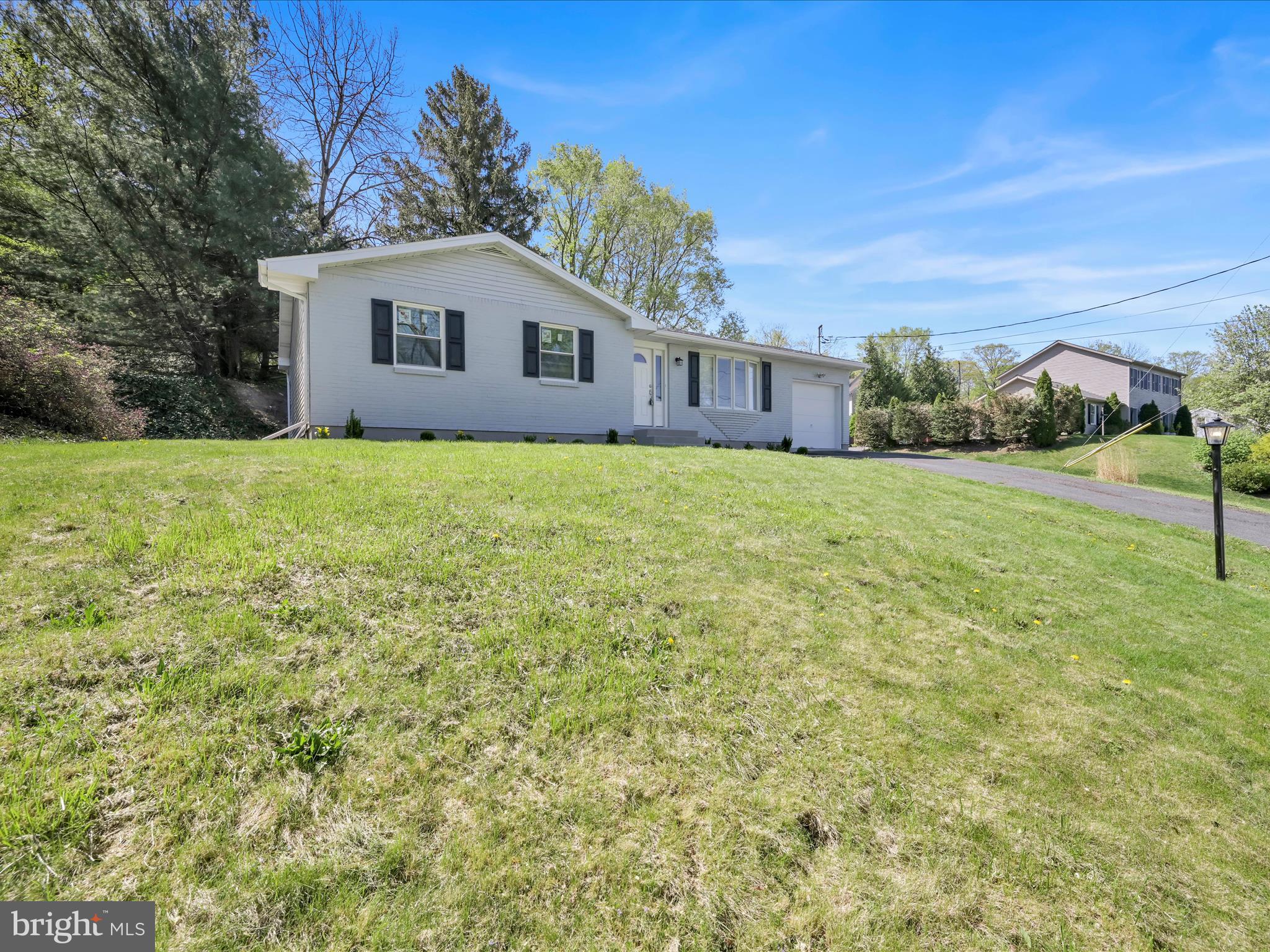 YORKVILLE - Residential