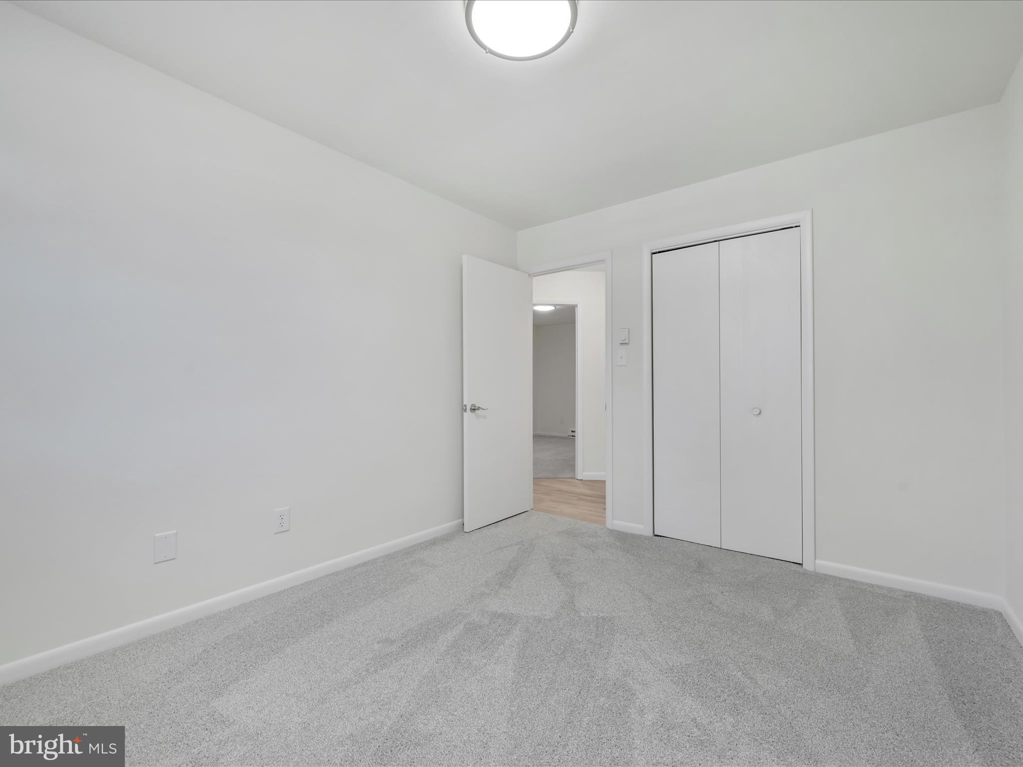 YORKVILLE - Residential