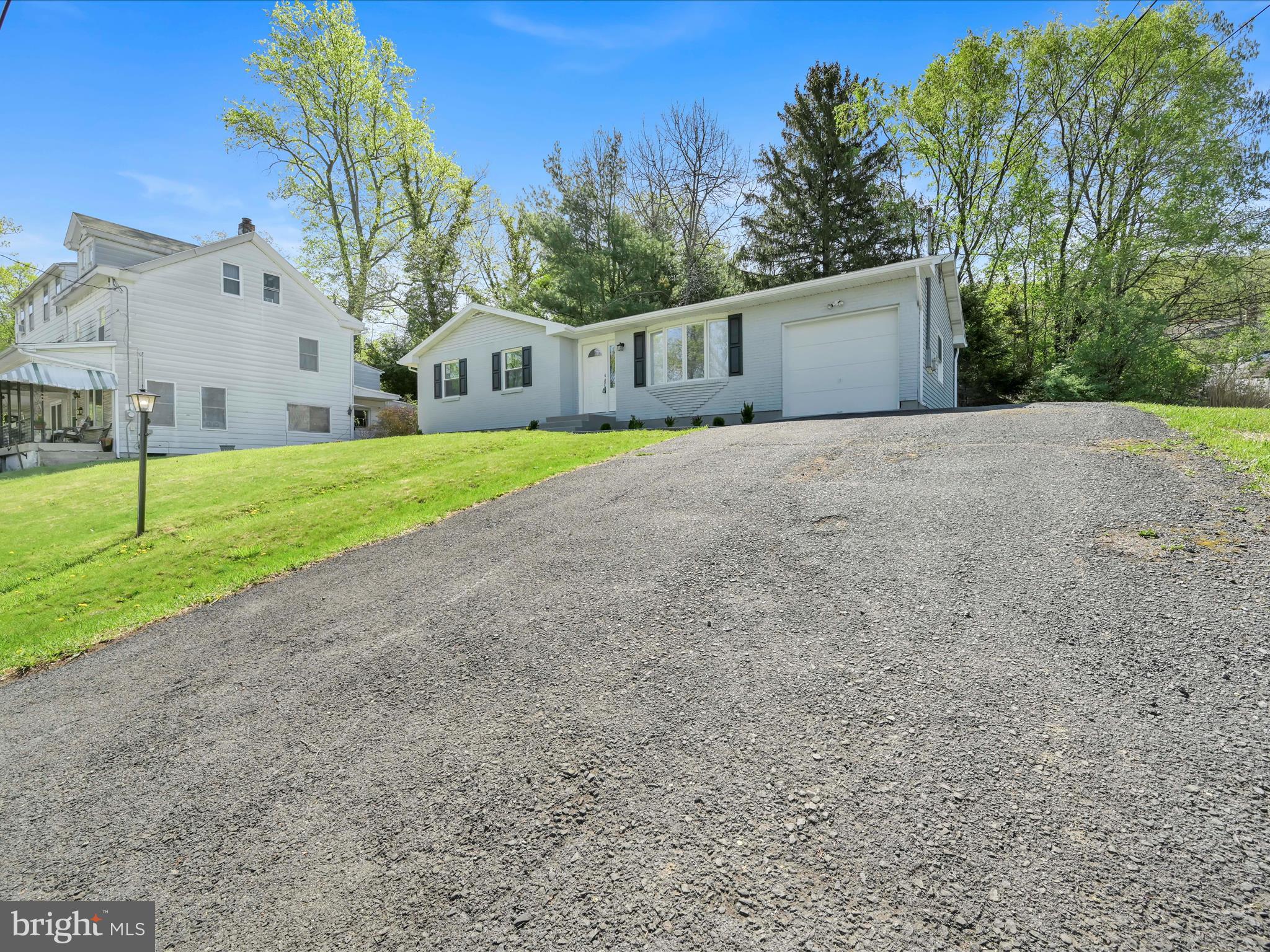 YORKVILLE - Residential