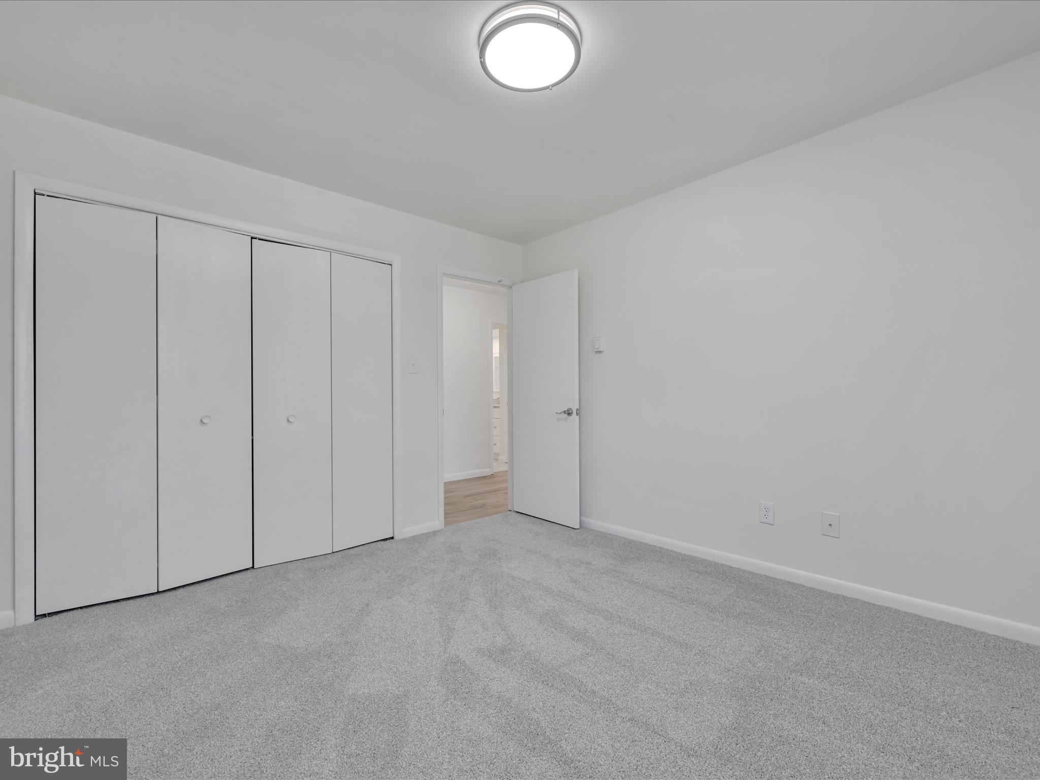 YORKVILLE - Residential