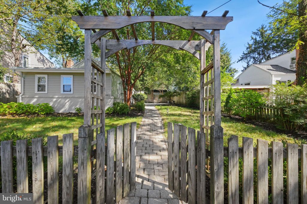 Photo of 680 Shore Road, SEVERNA PARK, MD 21146 (MLS # MDAA2127826)