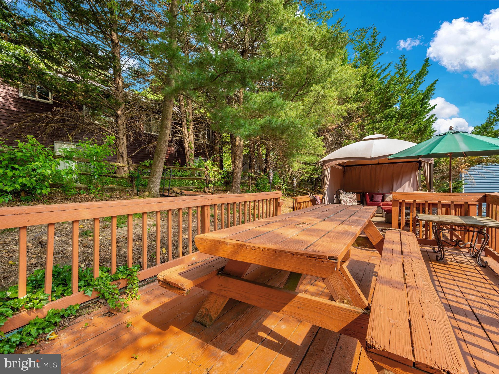 THE MEADOWS - Residential