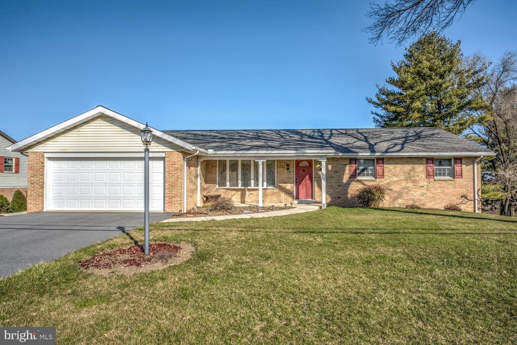 Photo of 154 SCENIC VIEW DR, EPHRATA, PA 17522 (MLS # PALA2034112)