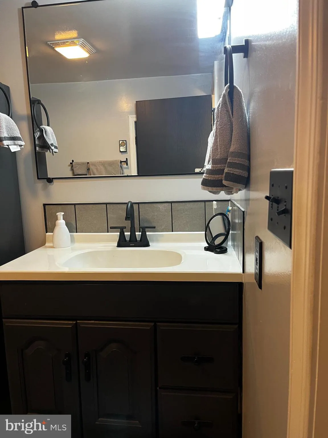 Holtwood, Pennsylvania 17532, United States, 4 Bedrooms Bedrooms, ,2 BathroomsBathrooms,Residential,Active,212738