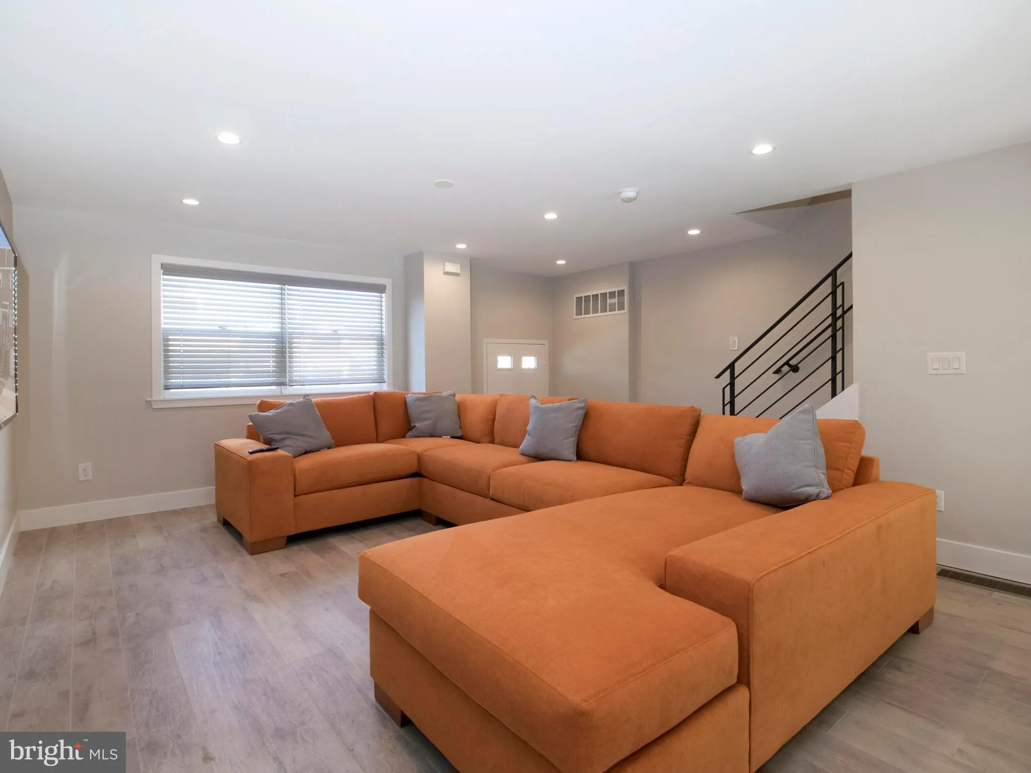 Philadelphia, Pennsylvania 19123, United States, 4 Bedrooms Bedrooms, ,3 BathroomsBathrooms,Residential,Coming Soon,243844