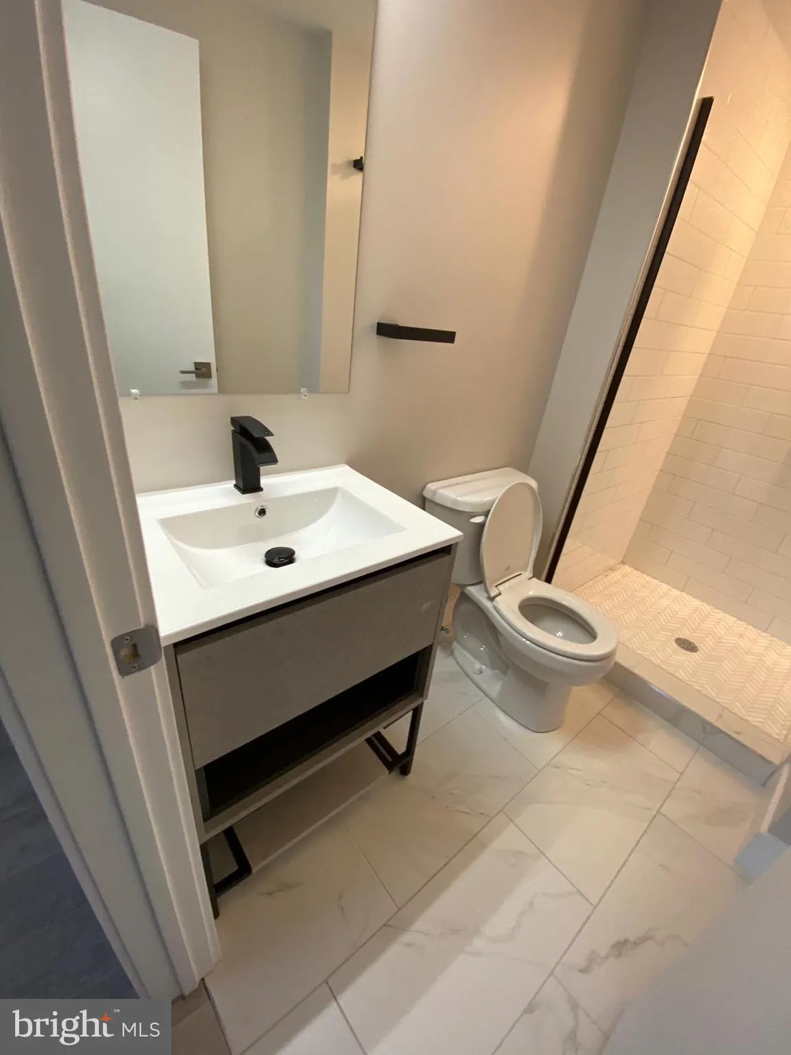 Philadelphia, Pennsylvania 19123, United States, 4 Bedrooms Bedrooms, ,3 BathroomsBathrooms,Residential,Coming Soon,243844