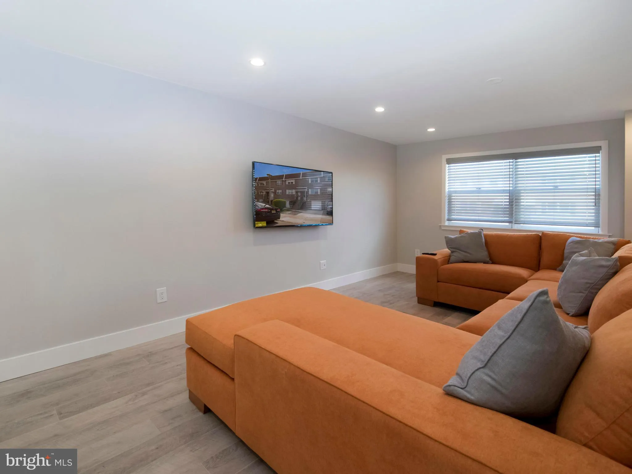 Philadelphia, Pennsylvania 19123, United States, 4 Bedrooms Bedrooms, ,3 BathroomsBathrooms,Residential,Coming Soon,243844