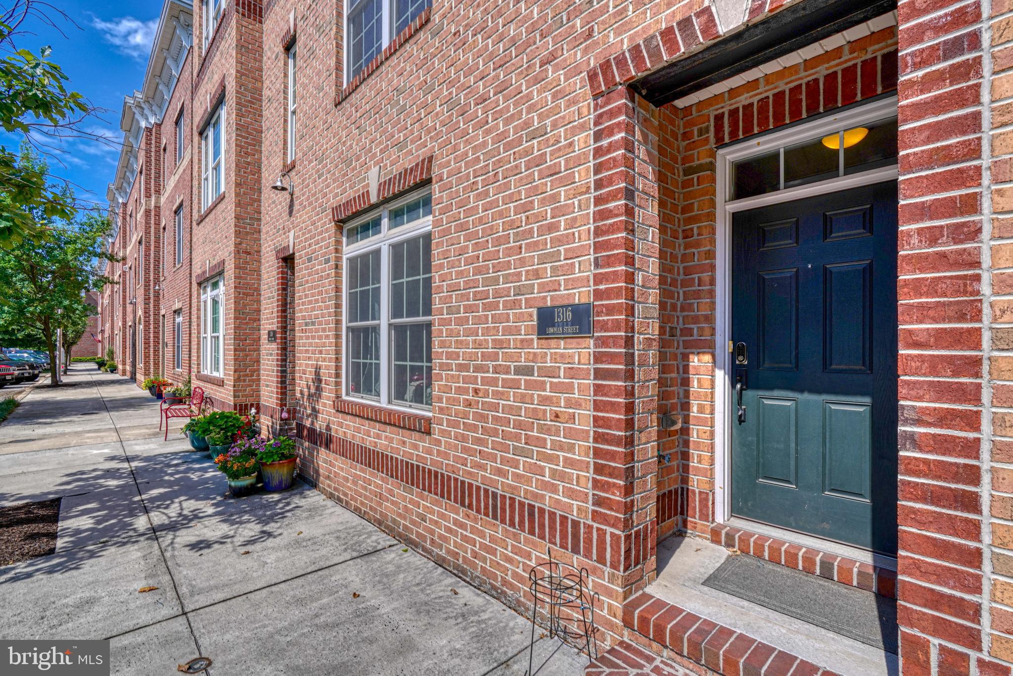 LOCUST POINT - Residential Lease