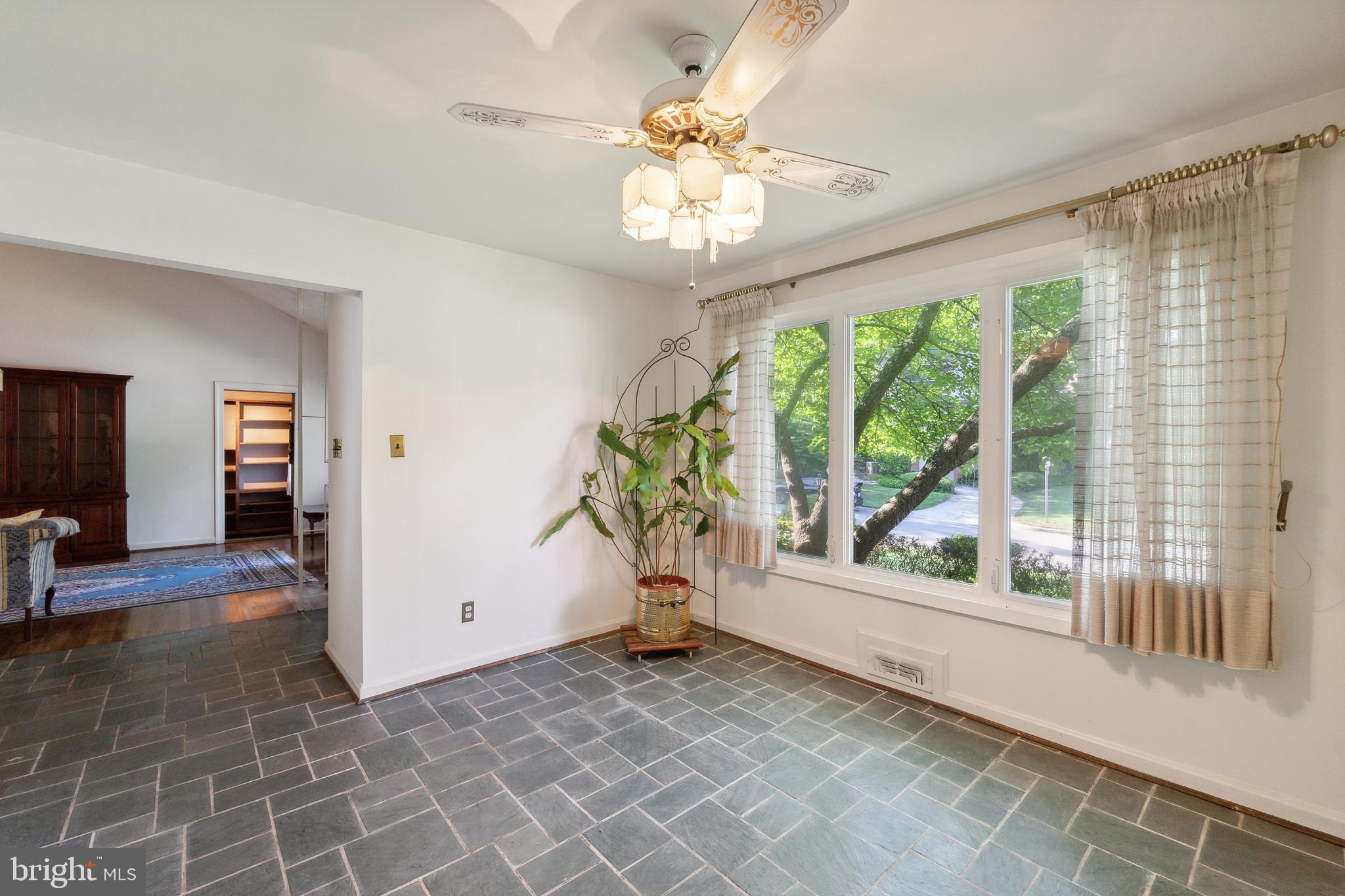 MAPLEWOOD MANOR - Residential