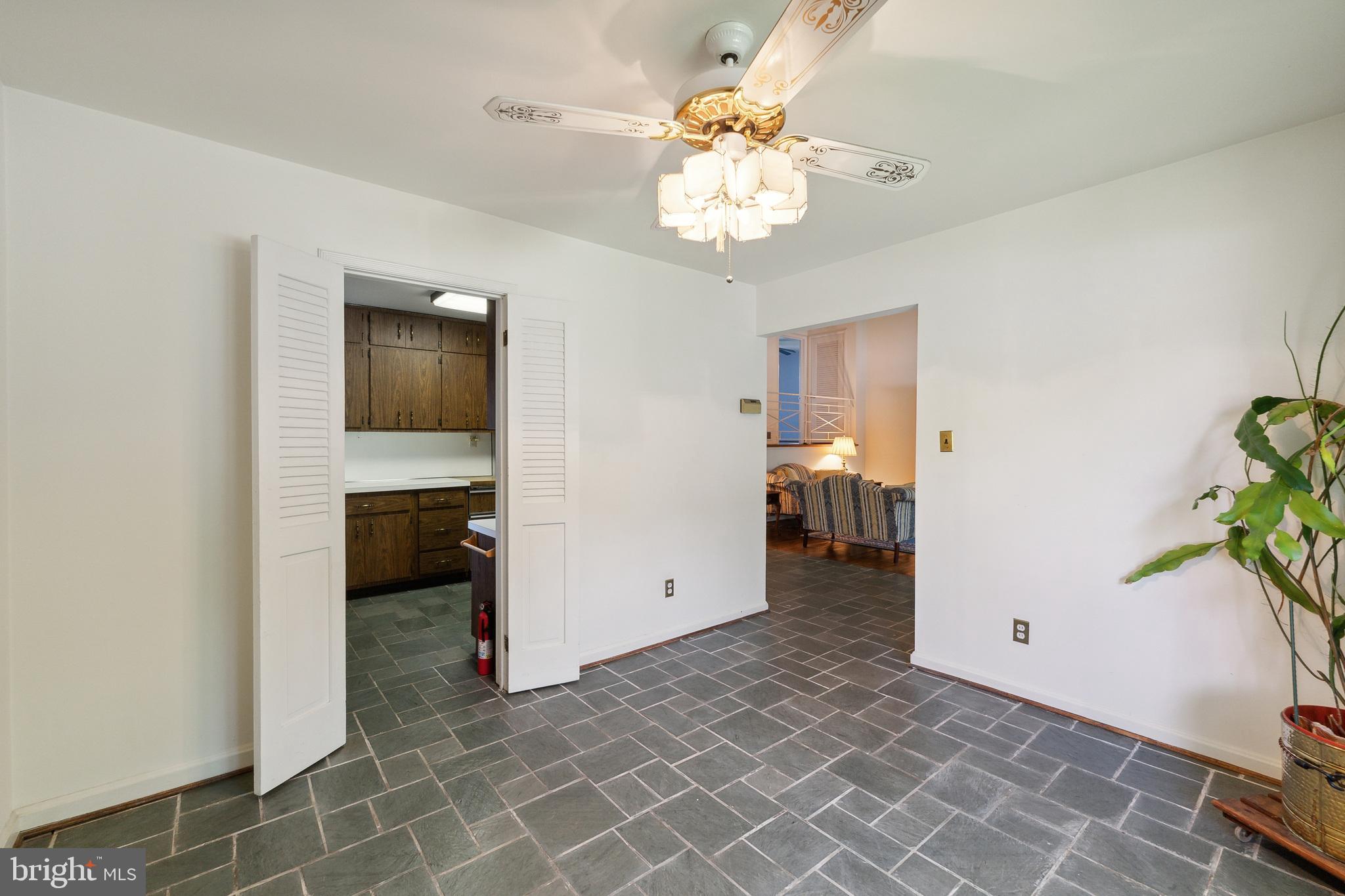 MAPLEWOOD MANOR - Residential