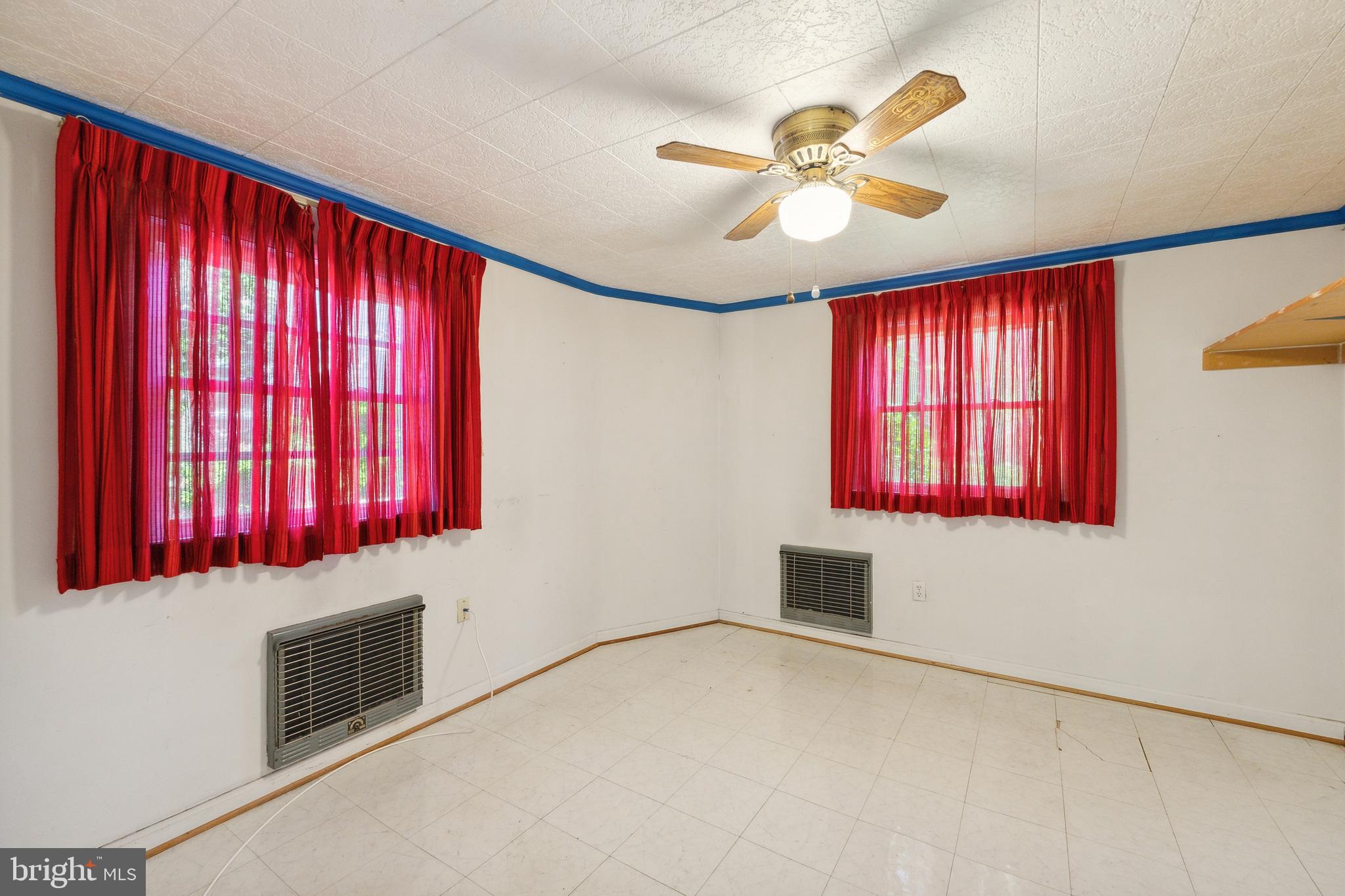 MAPLEWOOD MANOR - Residential