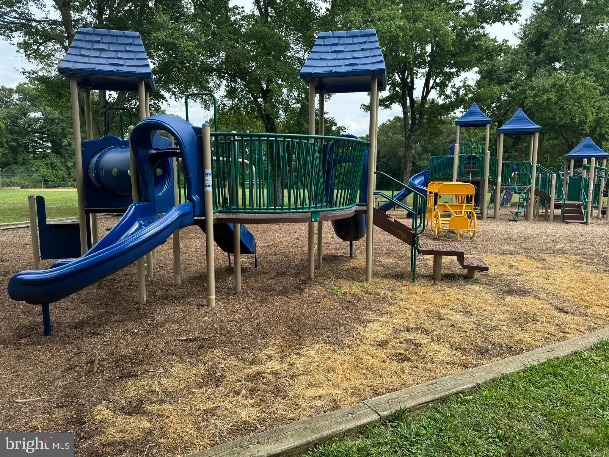 MAPLEWOOD MANOR - Residential