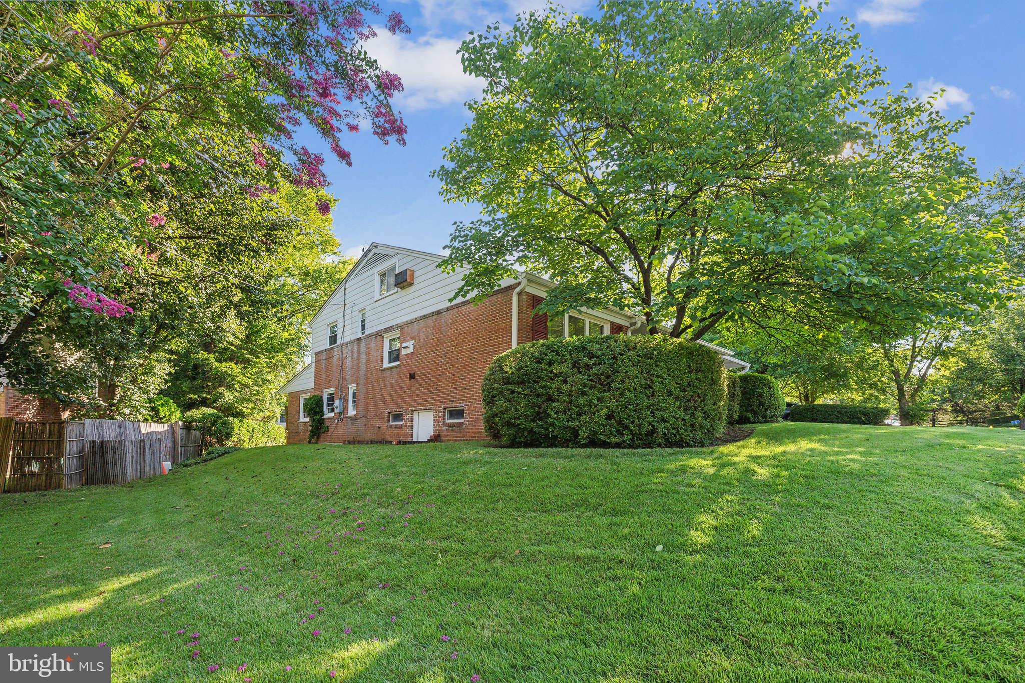 MAPLEWOOD MANOR - Residential