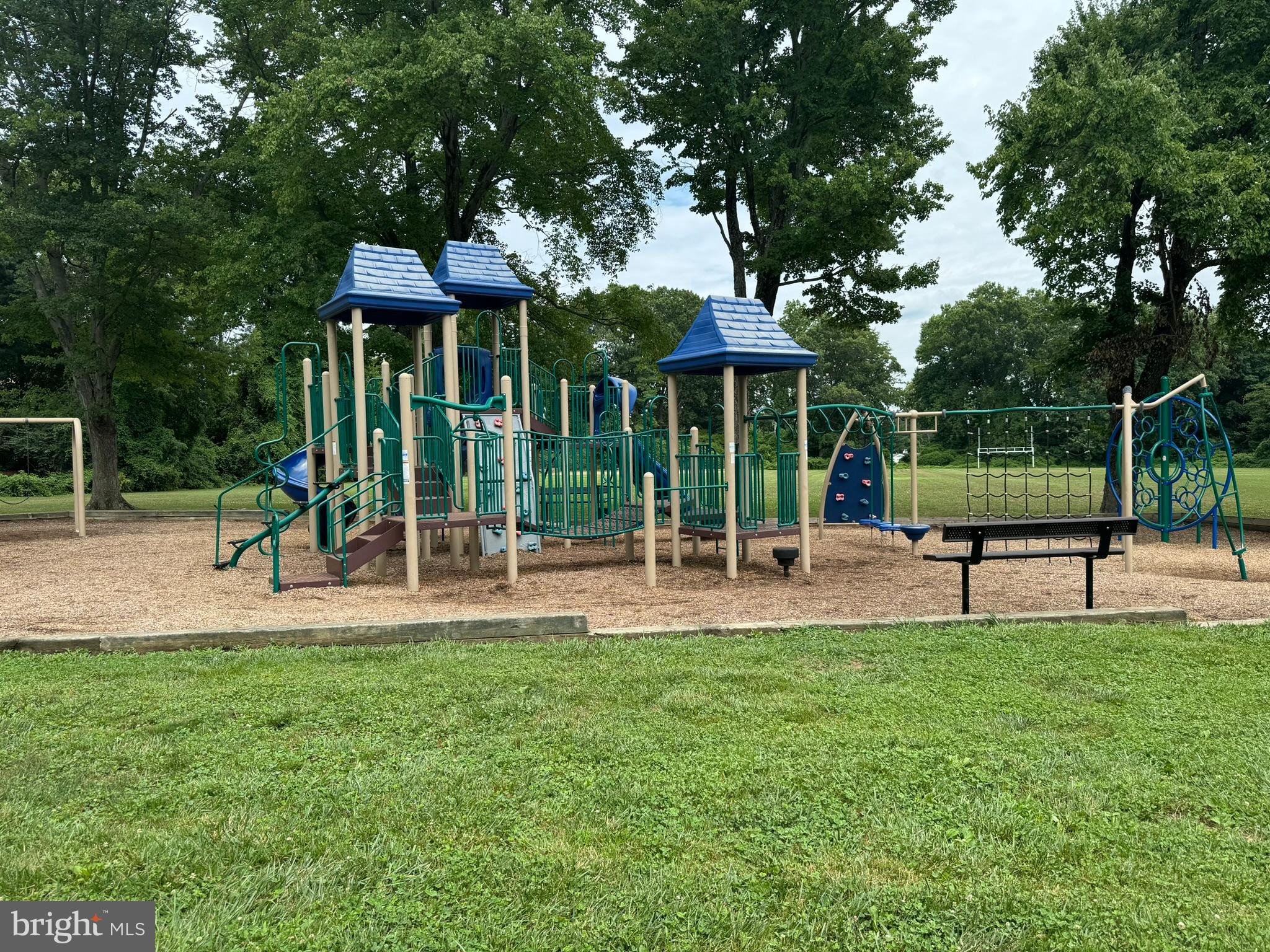 MAPLEWOOD MANOR - Residential