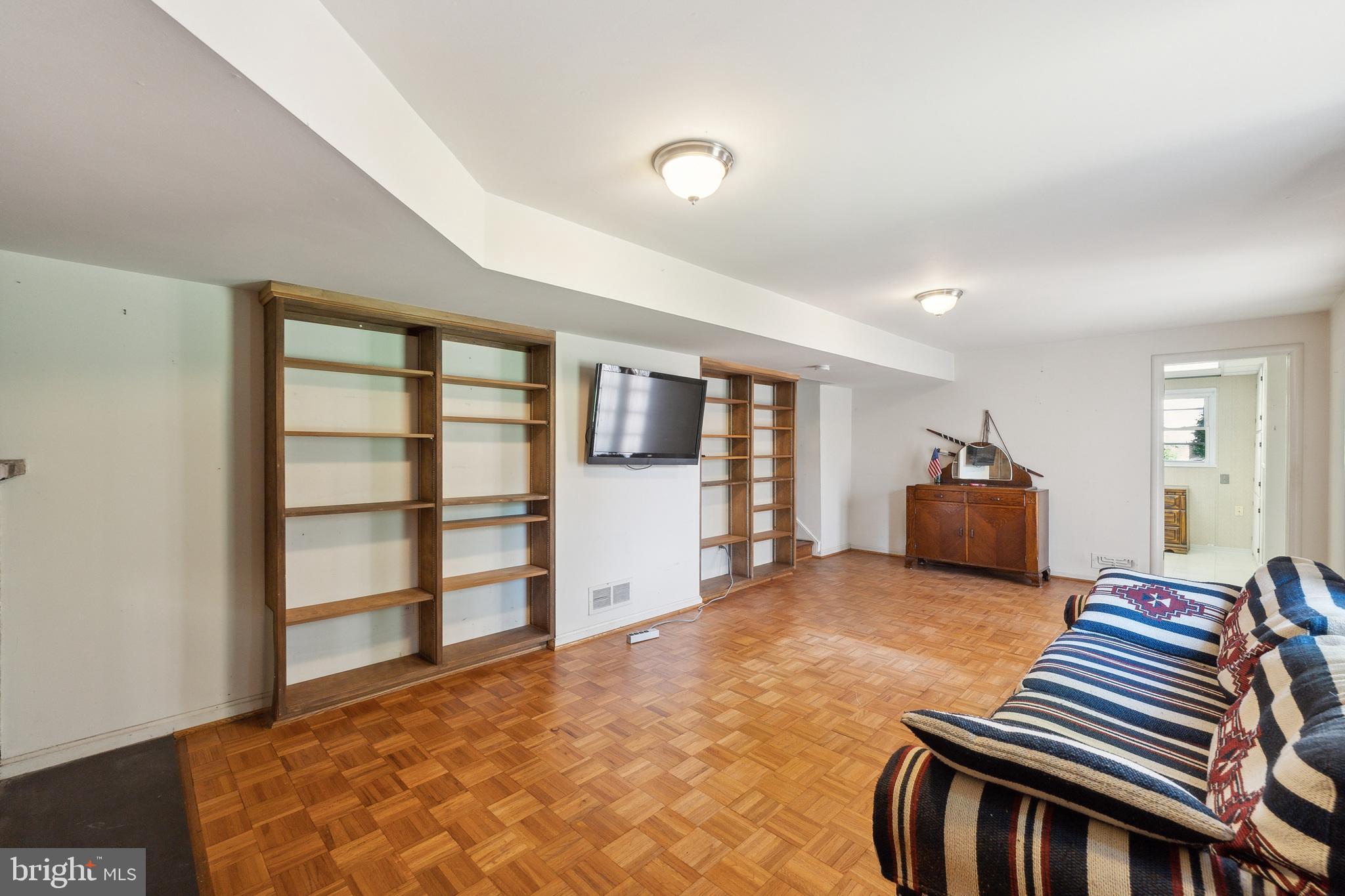 MAPLEWOOD MANOR - Residential