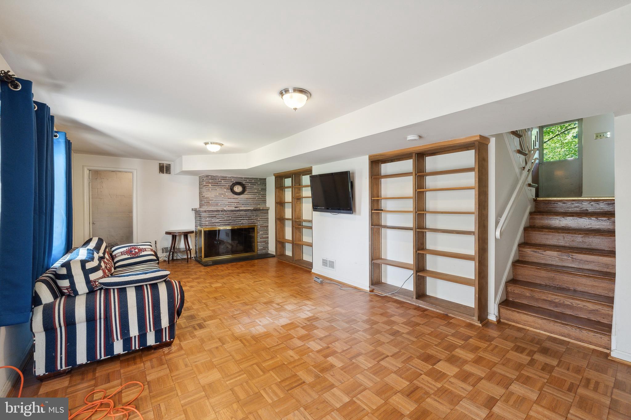 MAPLEWOOD MANOR - Residential