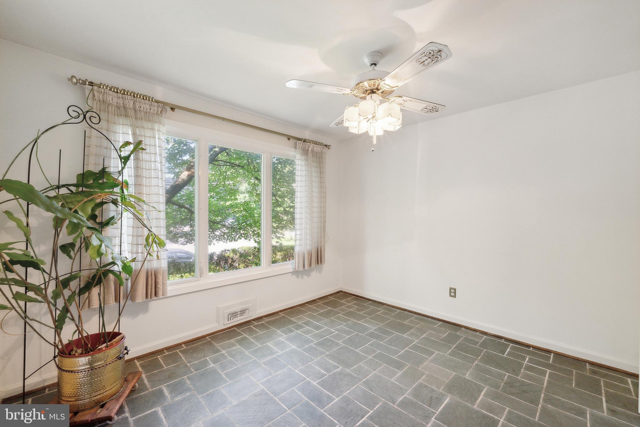 MAPLEWOOD MANOR - Residential