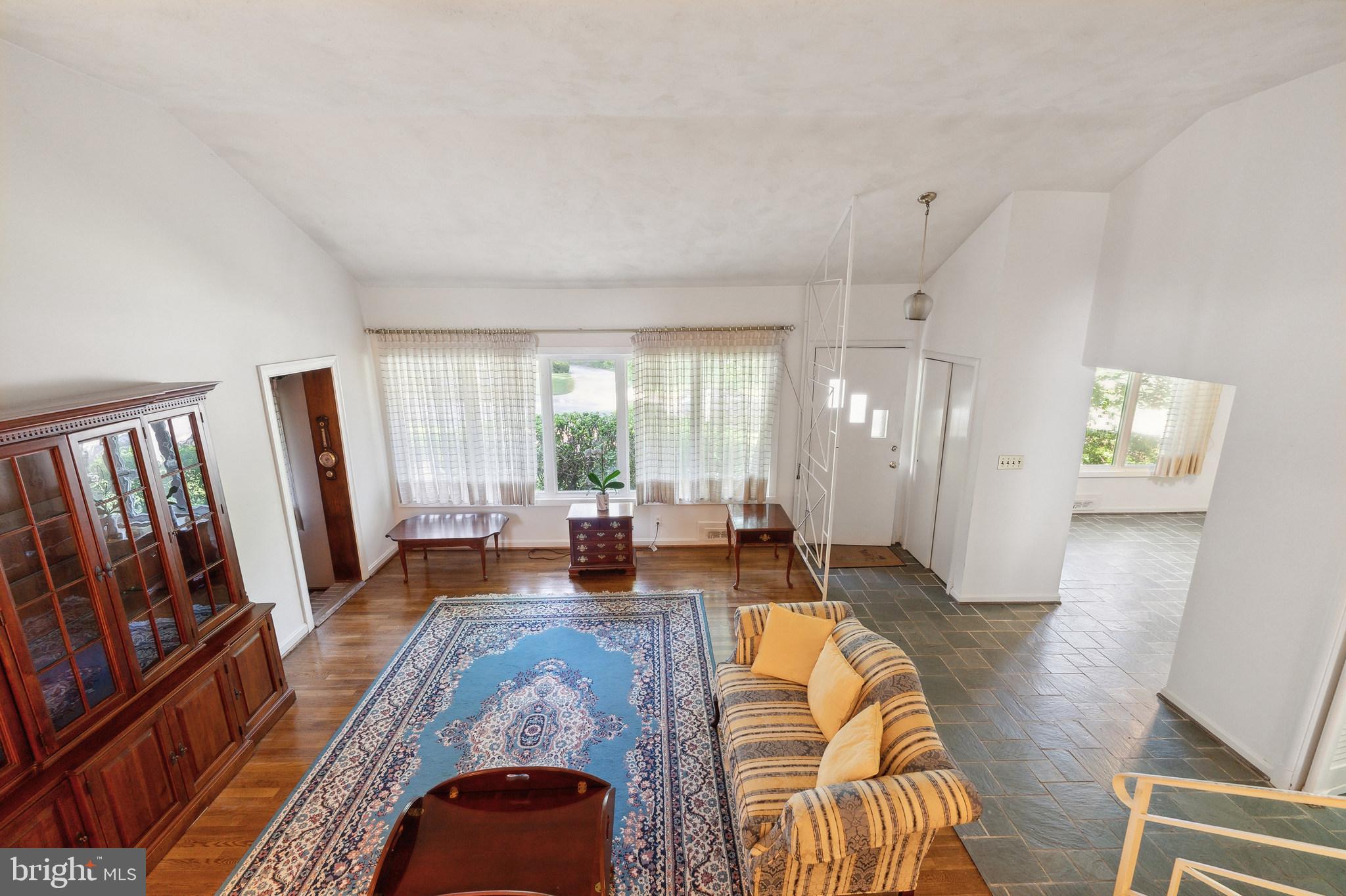 MAPLEWOOD MANOR - Residential