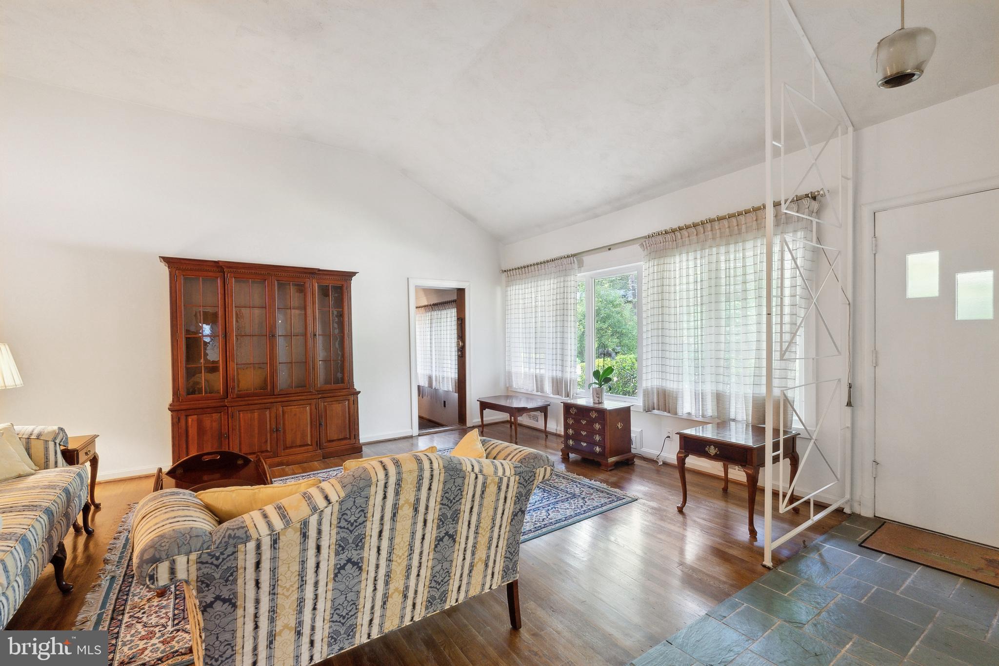 MAPLEWOOD MANOR - Residential