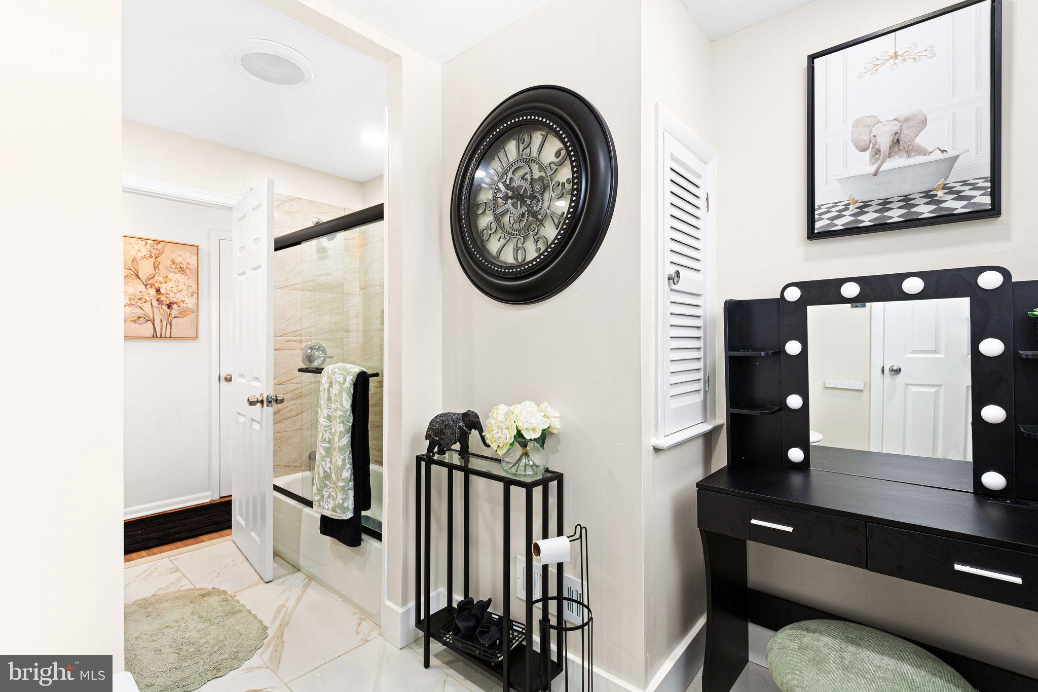 SOMERTON - Residential