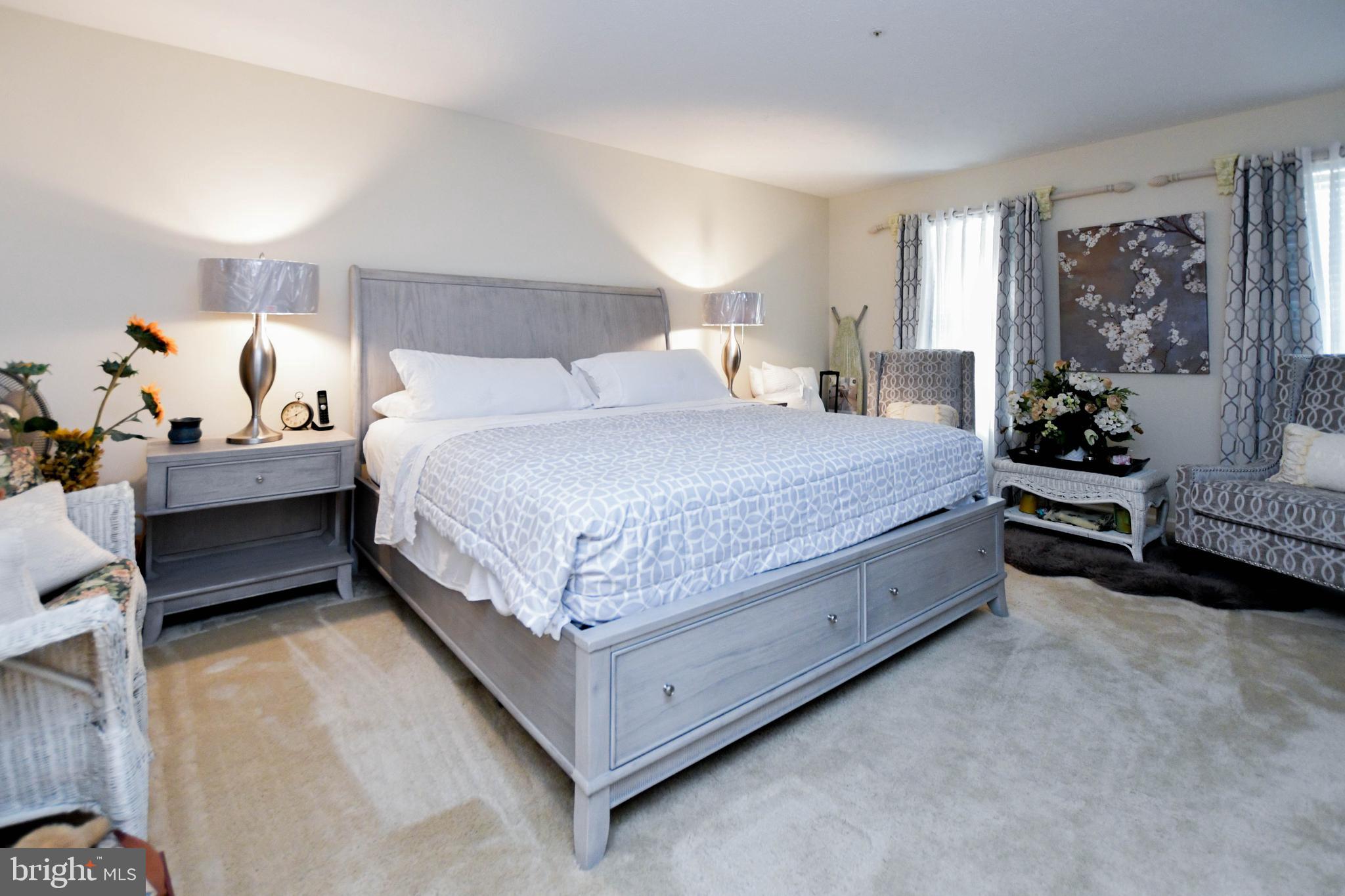 RIVERDALE - Residential